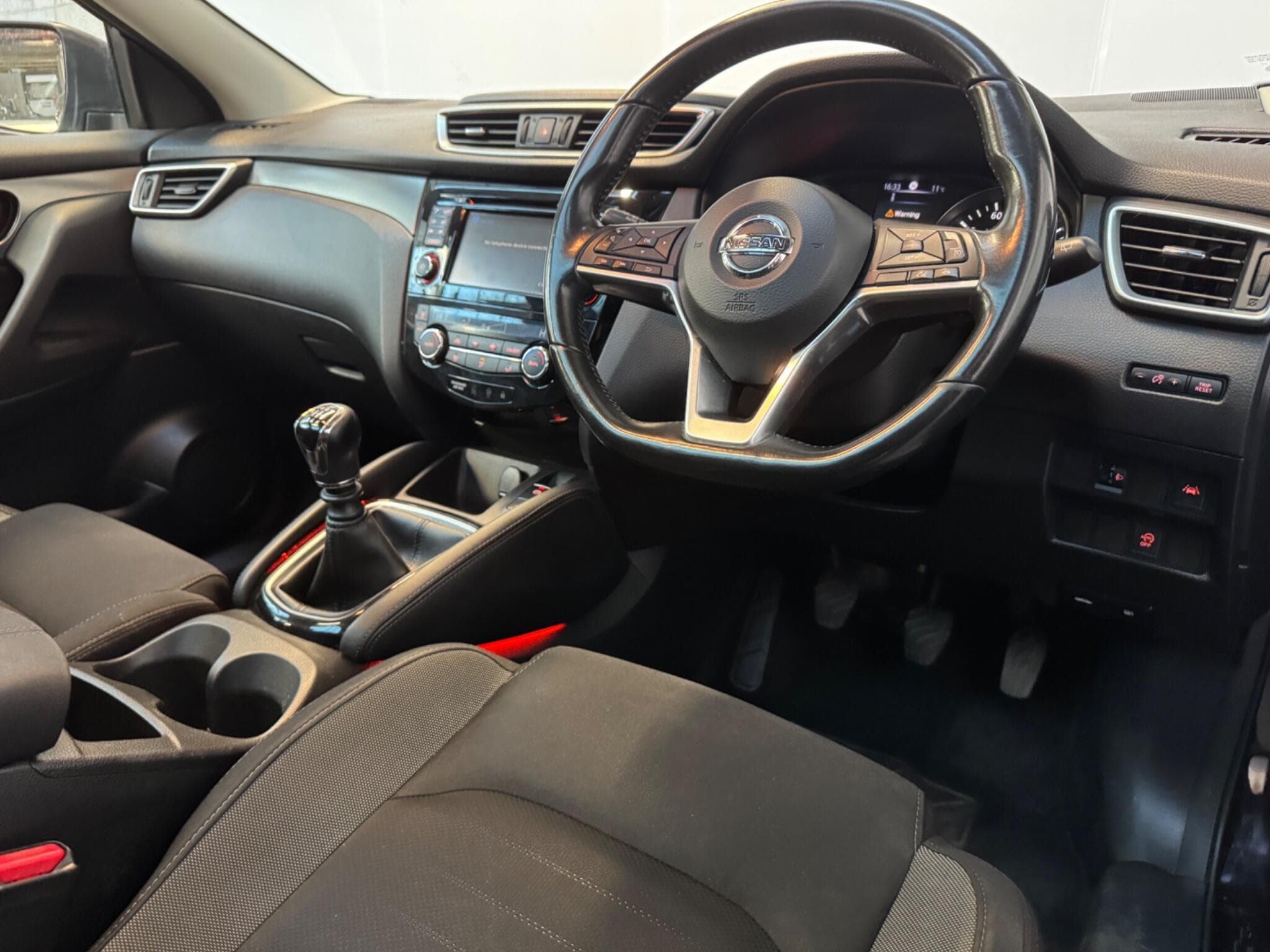 2017 Nissan Qashqai - Image 4