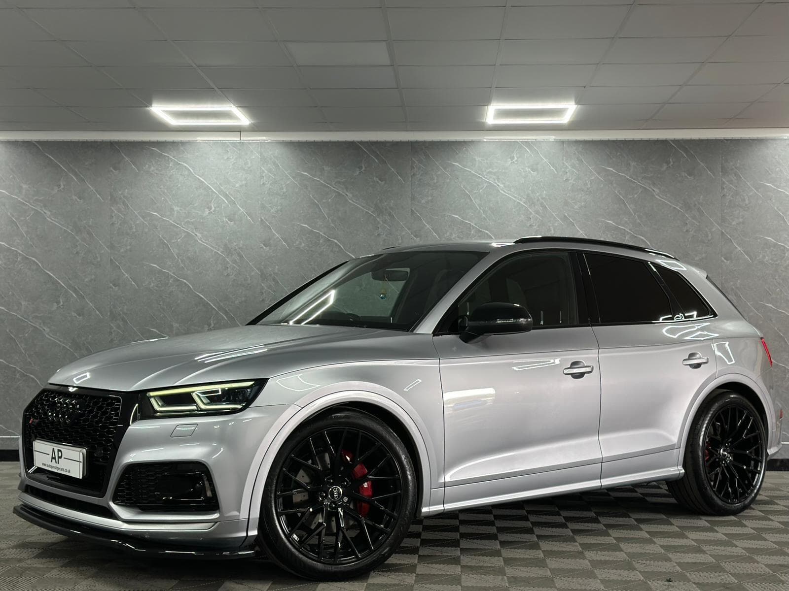 2017 Audi SQ5 - Thumbnail 37