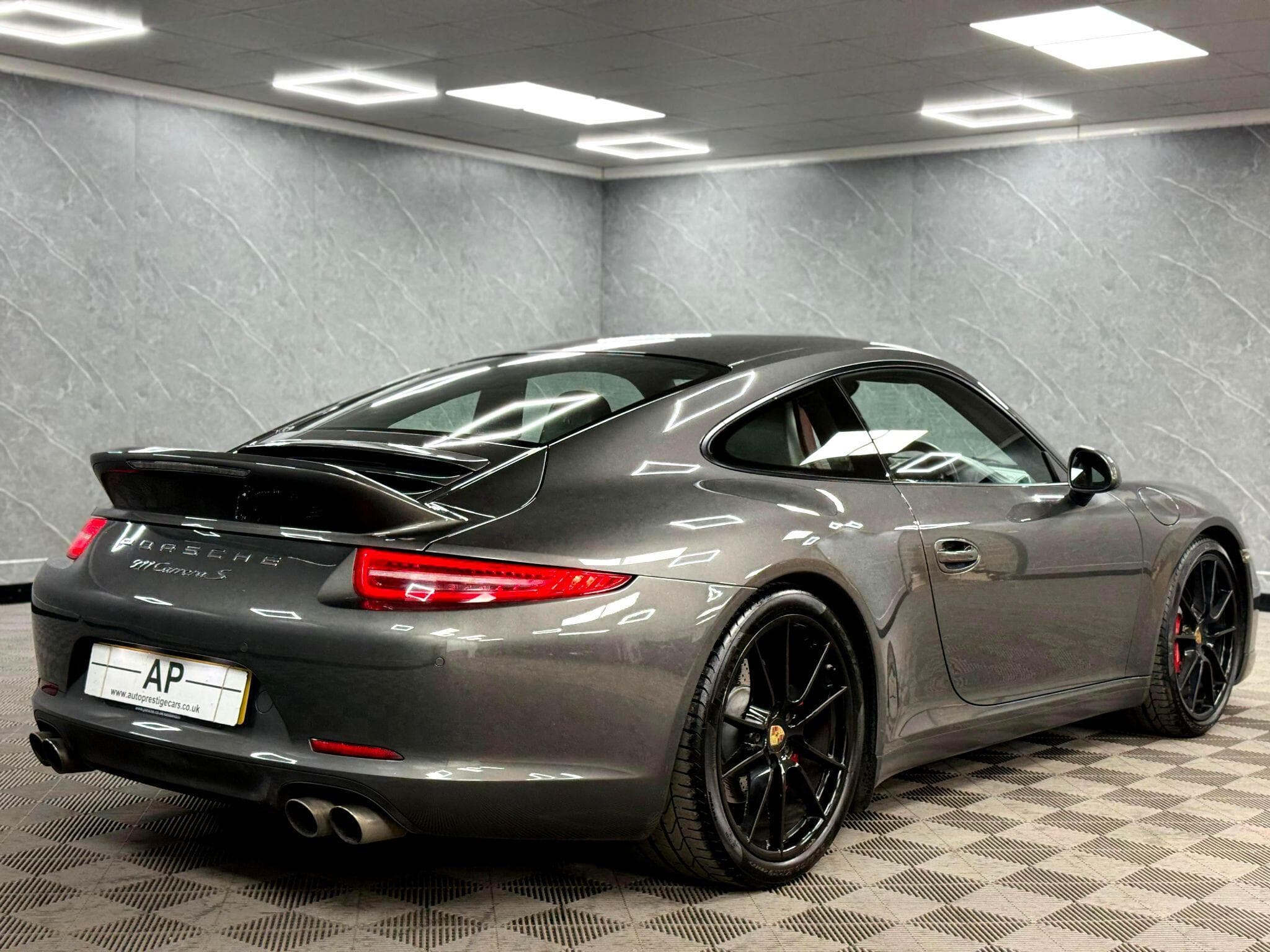 2015 Porsche 911 - Thumbnail 38
