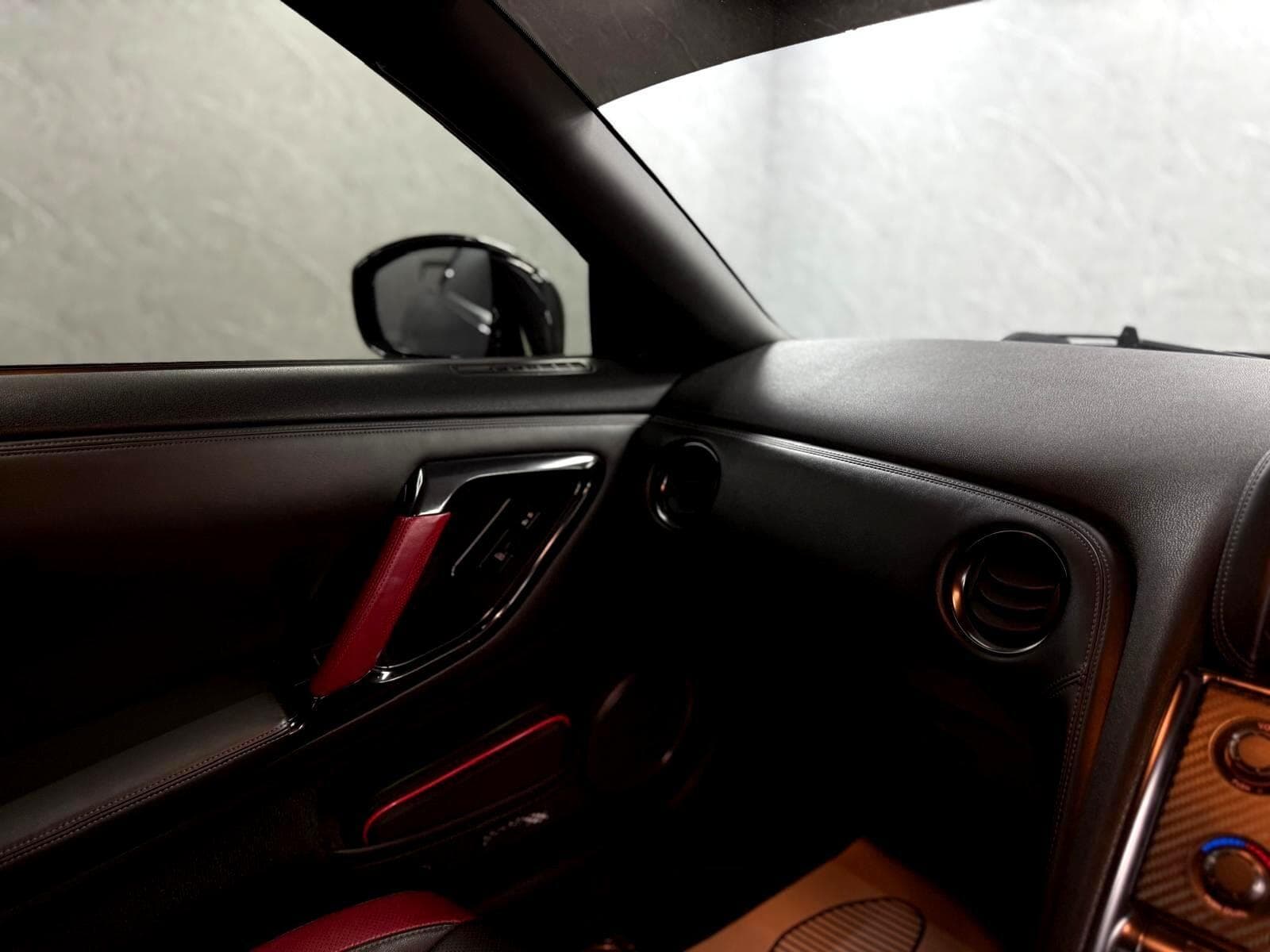 2011 Nissan GT-R - Thumbnail 70