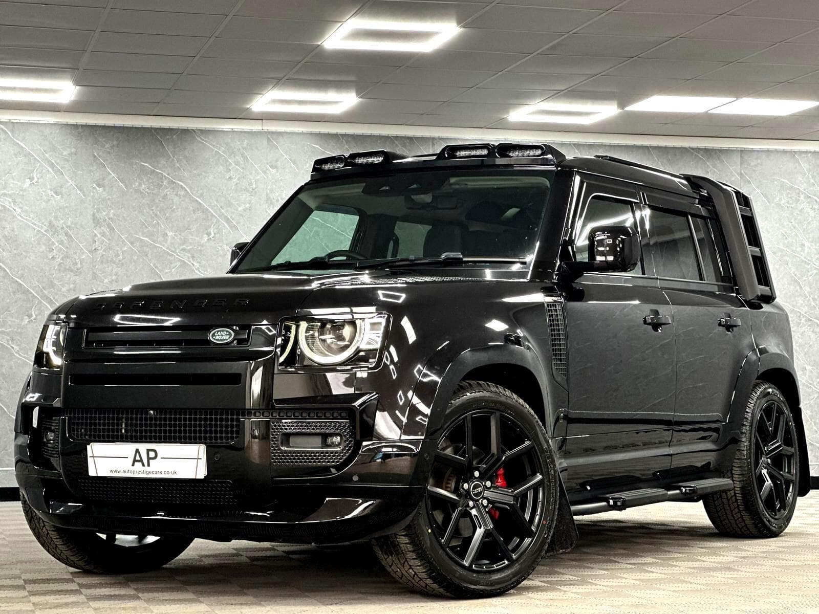 2025 Land Rover Defender 110 - Thumbnail 7