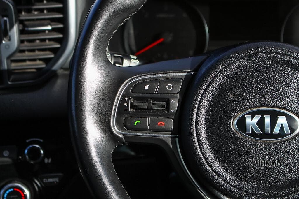 2016 Kia Sportage - Thumbnail 25