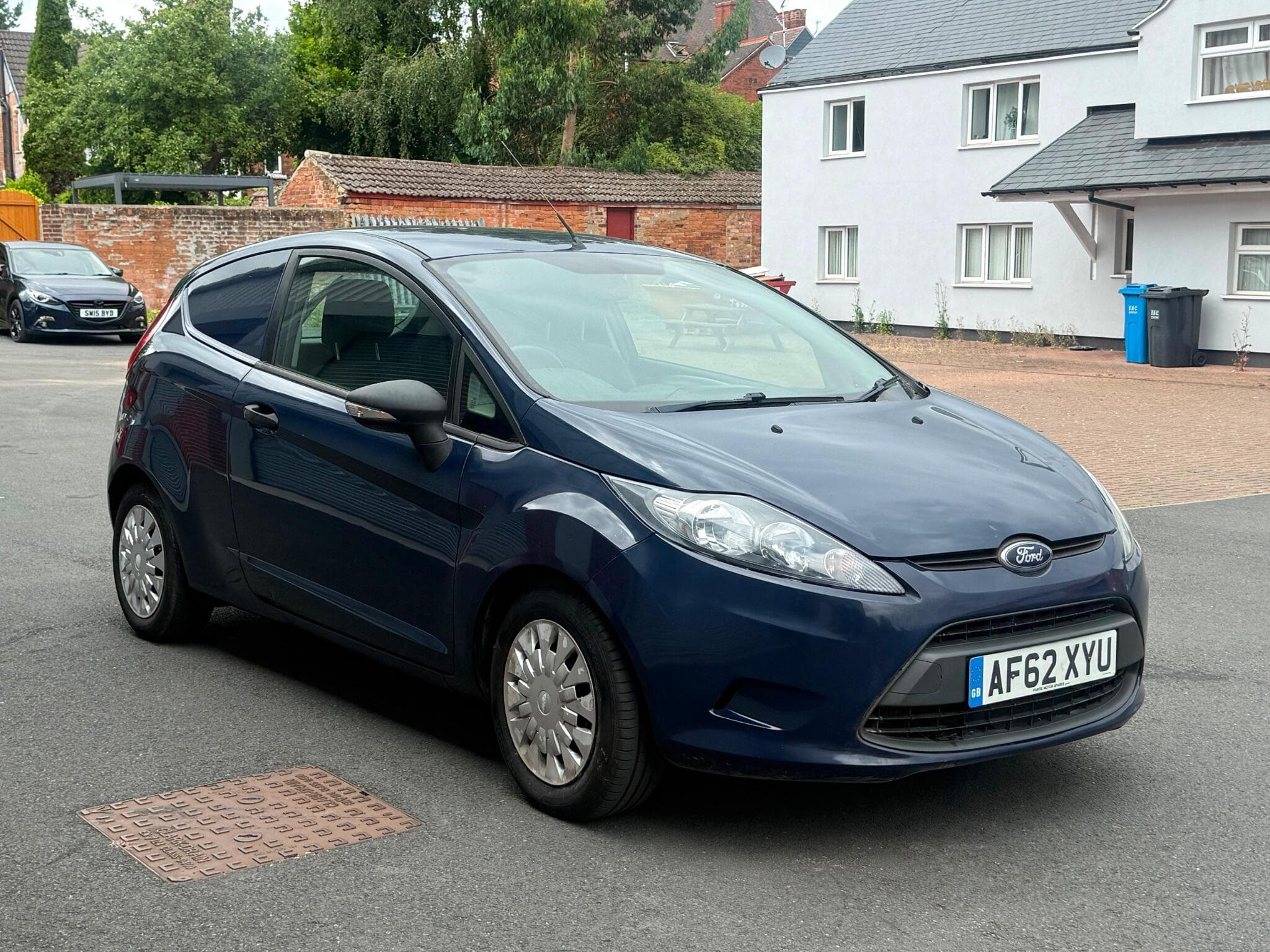 2012 Ford Fiesta Van - Image 2