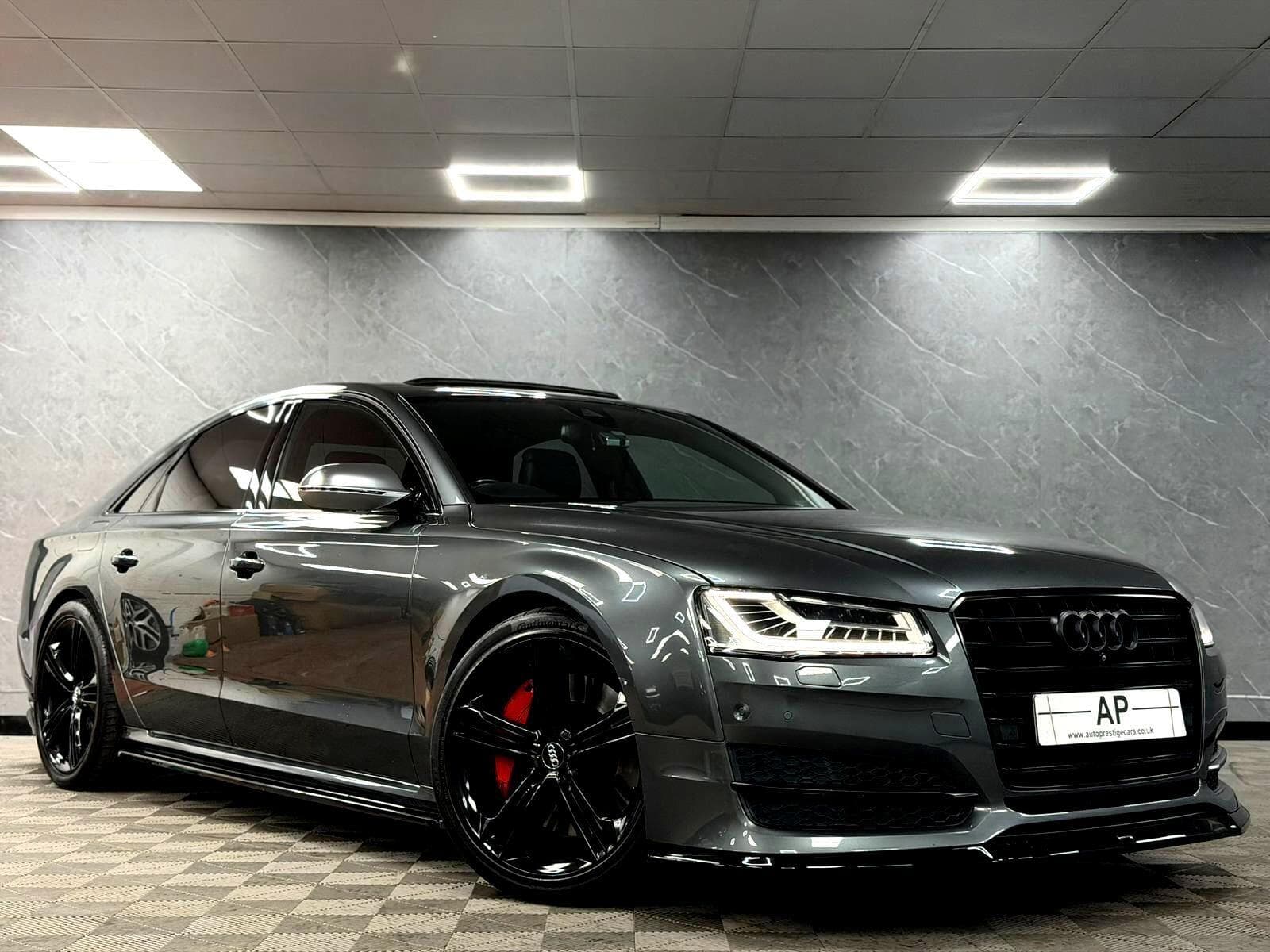 2015 Audi S8 - Thumbnail 3