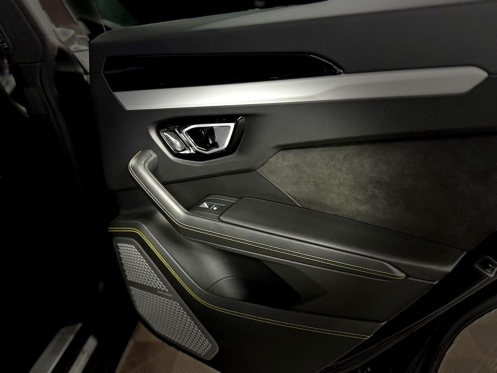2022 Lamborghini Urus - Thumbnail 77