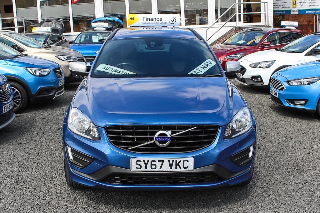2017 Volvo XC60 - Image 2