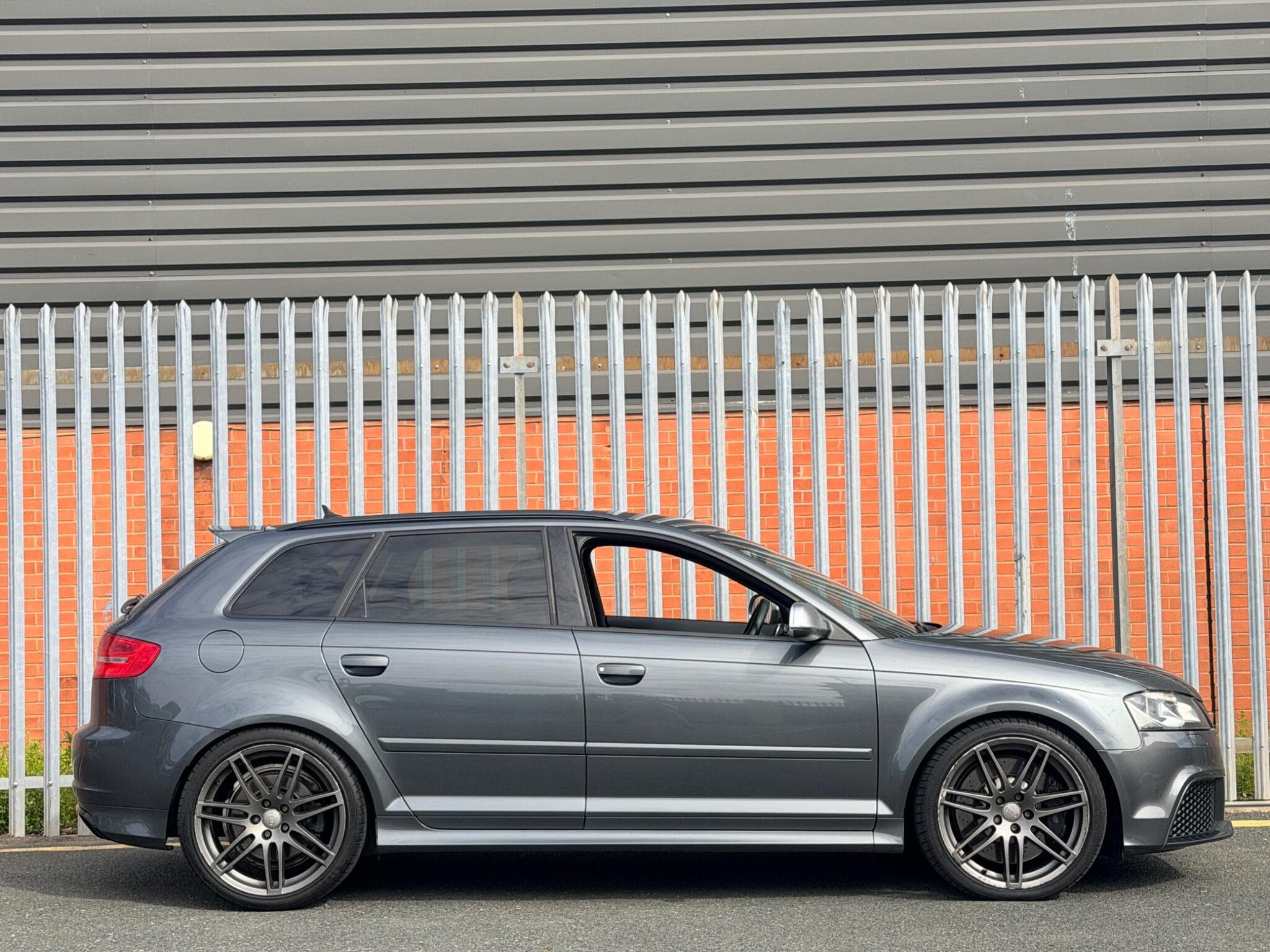 2011 Audi RS3 - Thumbnail 2