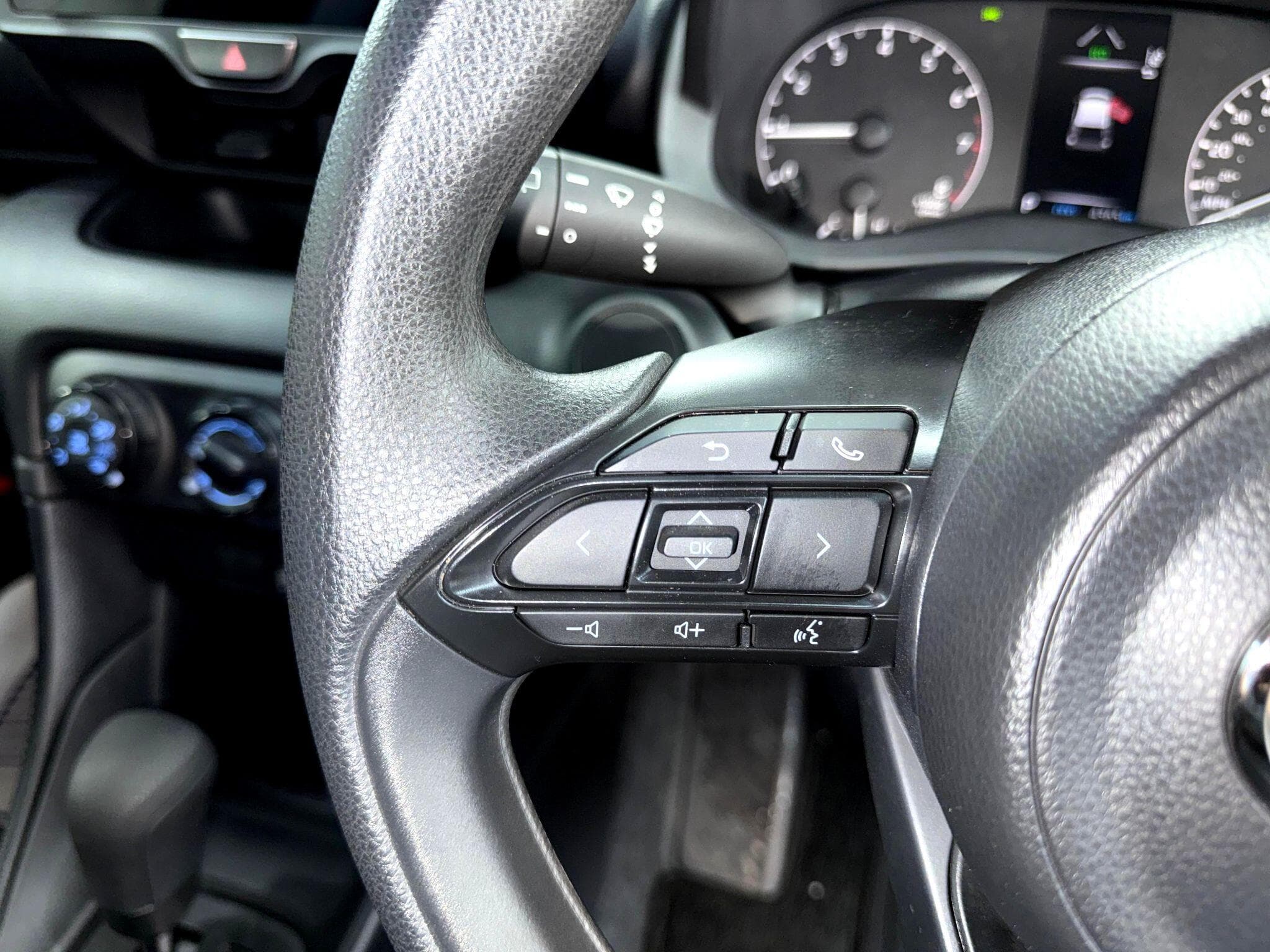 2023 Toyota Yaris - Thumbnail 38