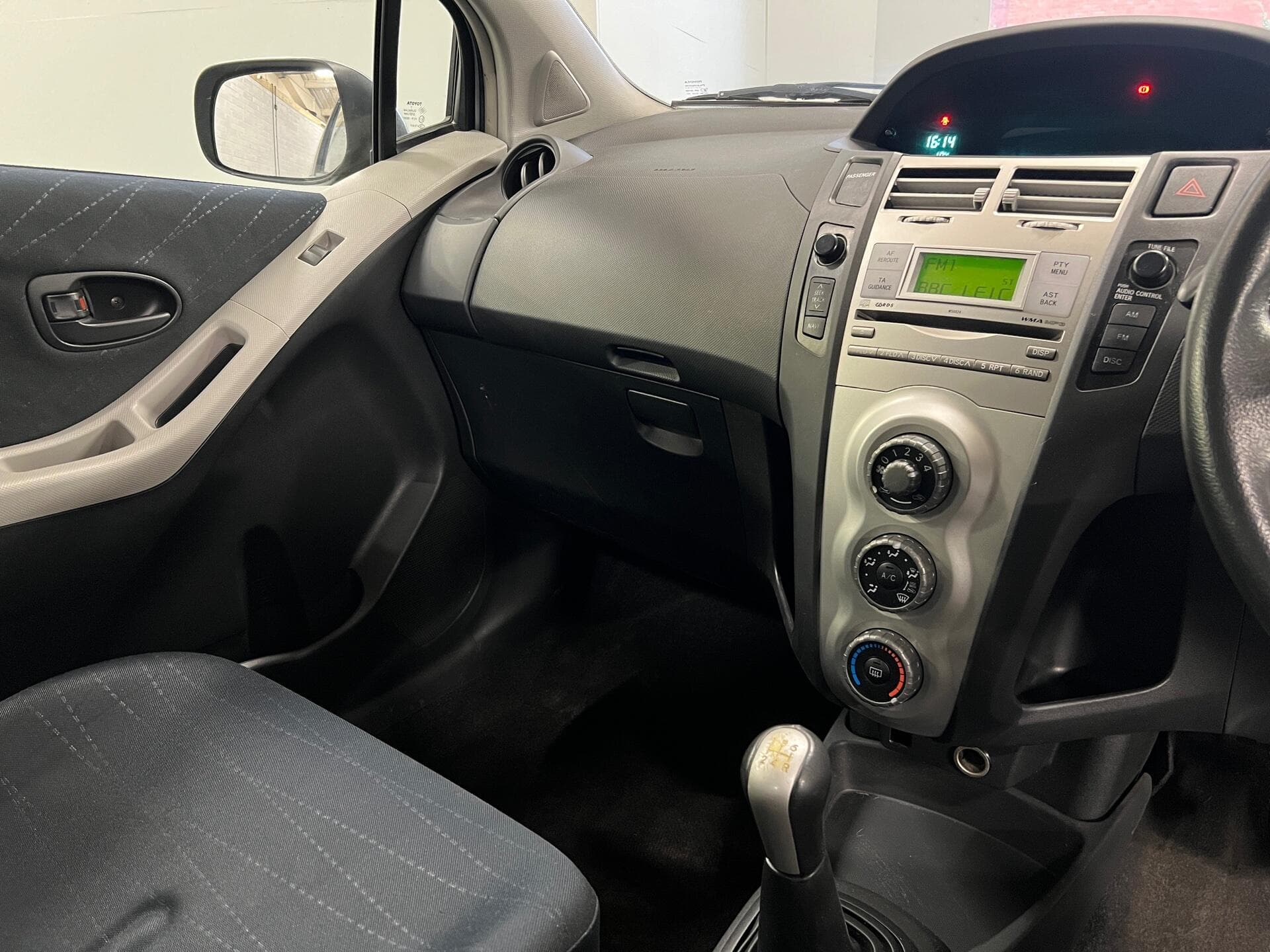 2008 Toyota Yaris - Thumbnail 27