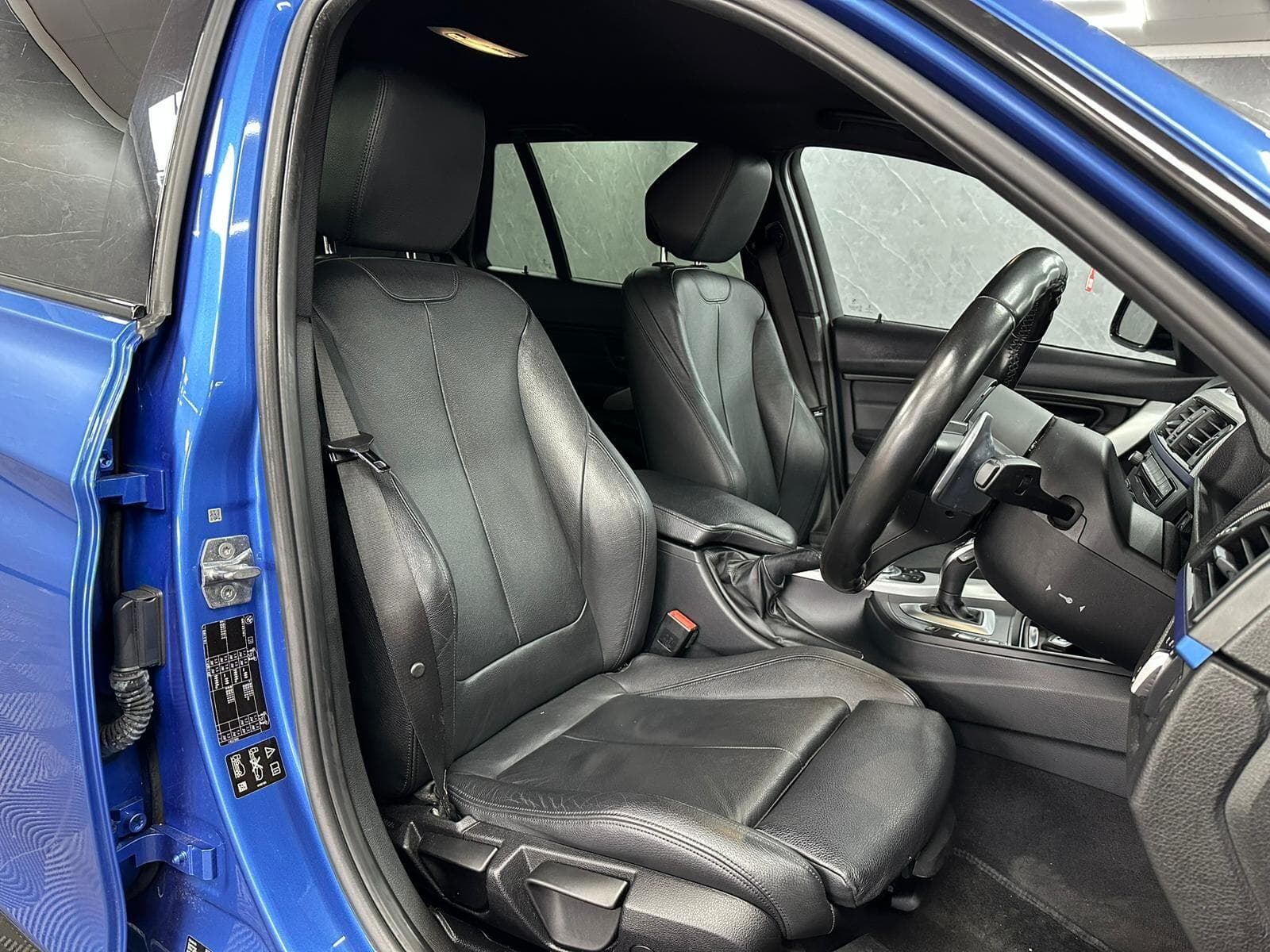 2015 BMW 3 Series - Thumbnail 33