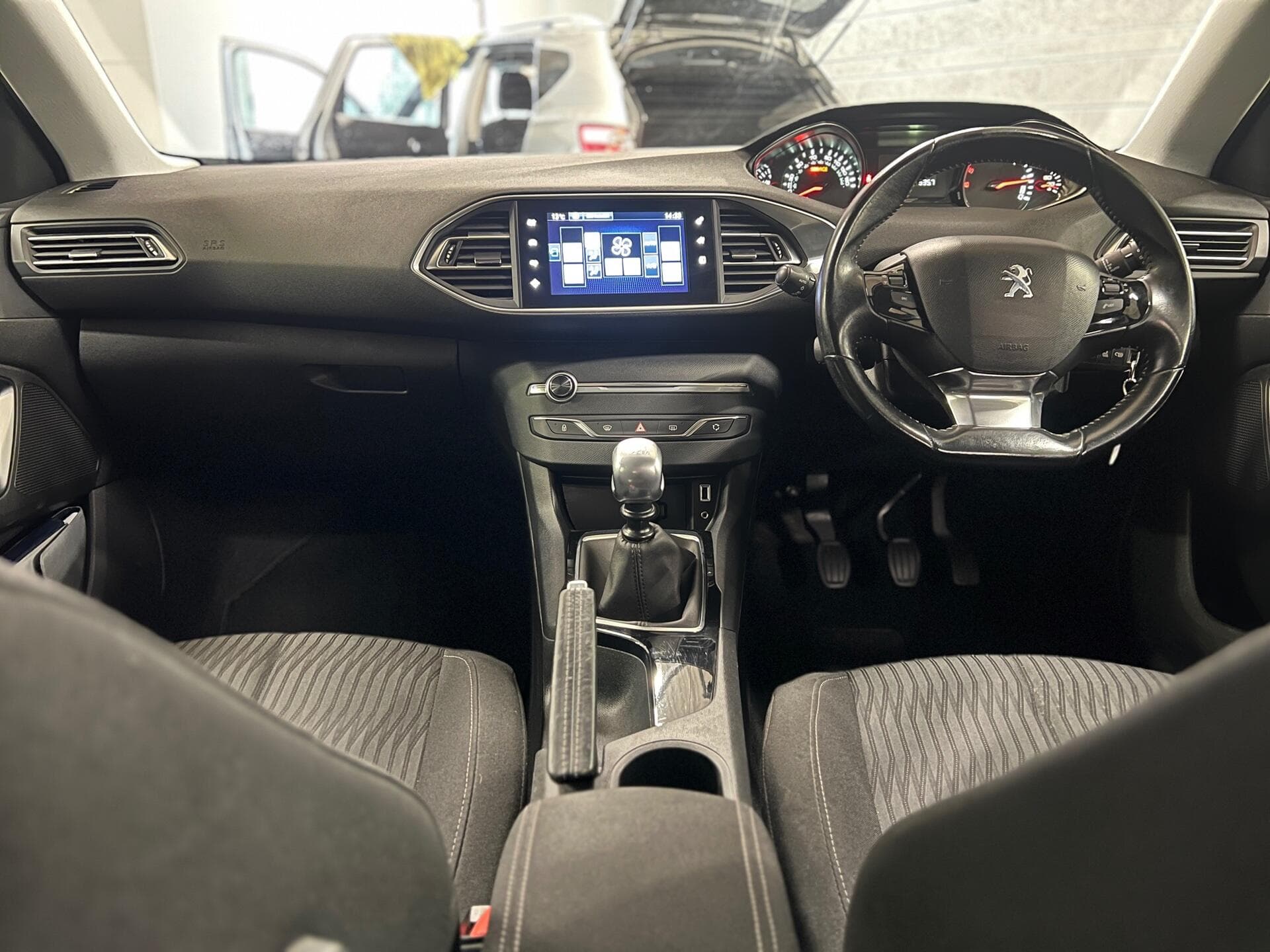 2017 Peugeot 308 SW - Thumbnail 46