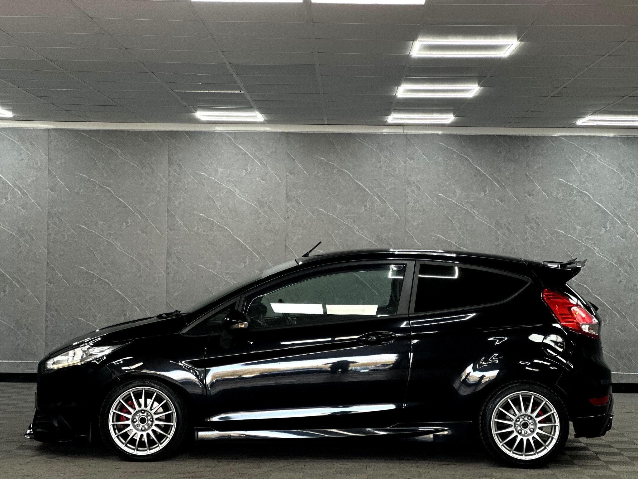 2013 Ford Fiesta - Thumbnail 11