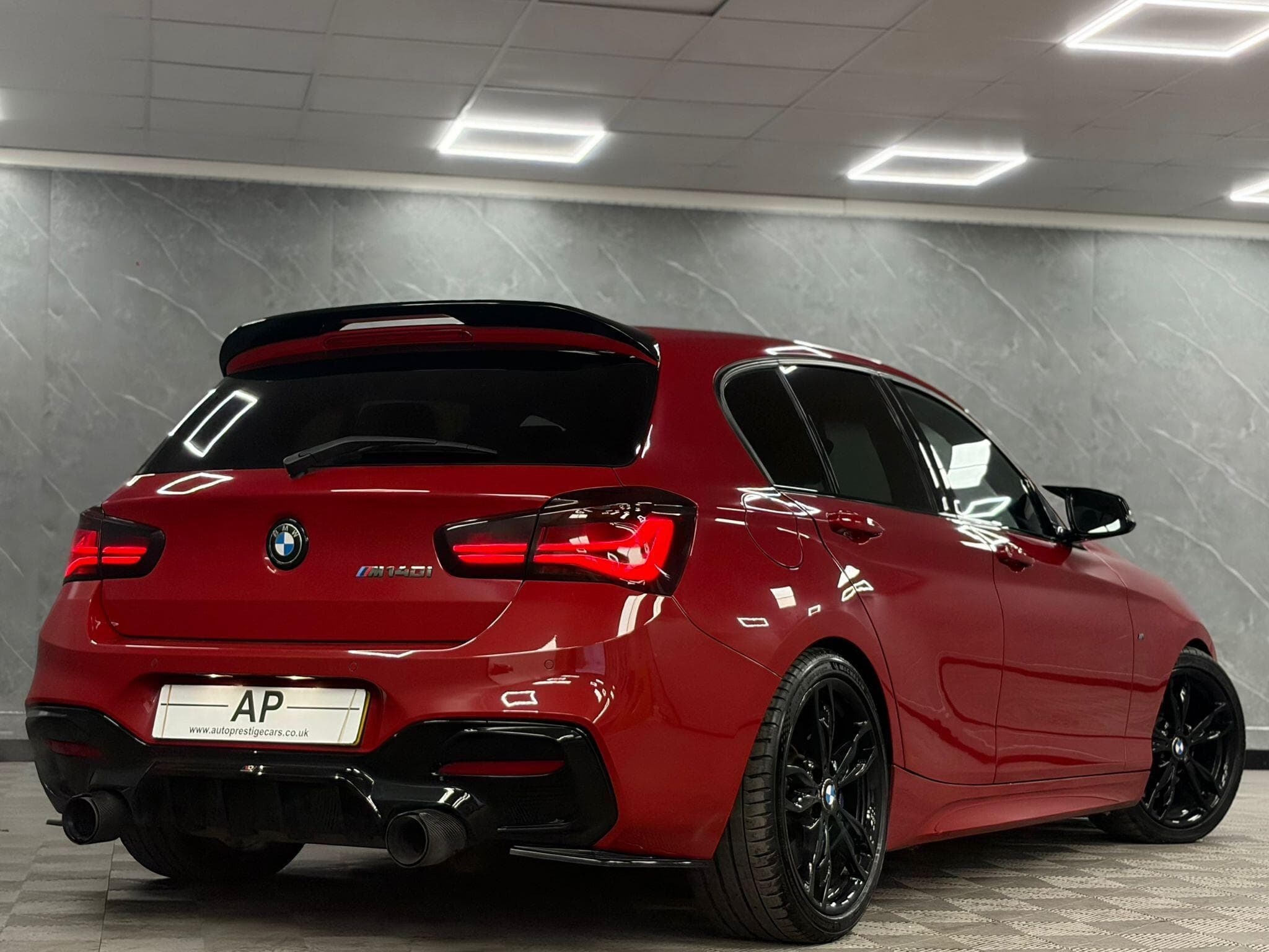 2018 BMW 1 Series - Thumbnail 16