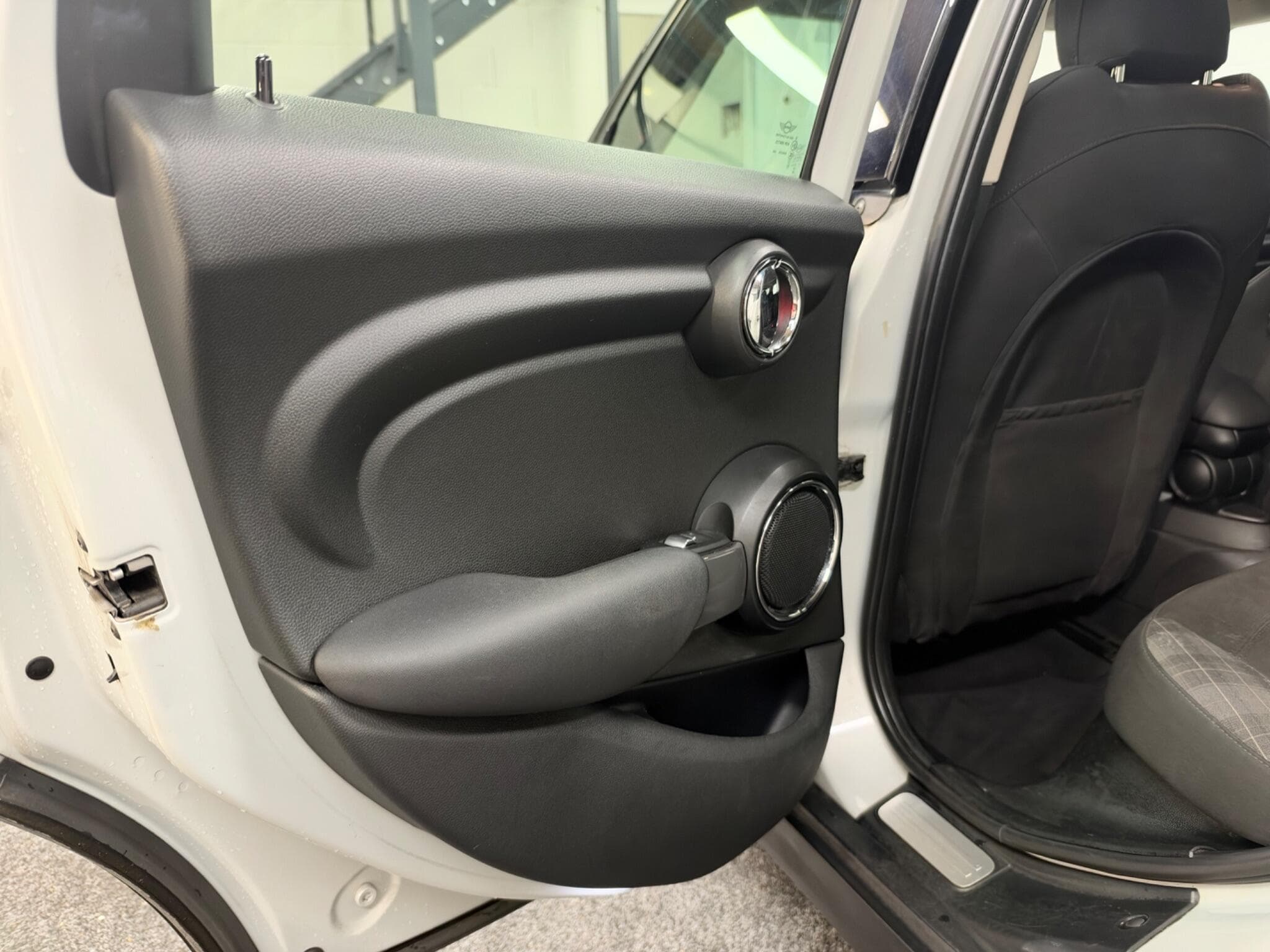 2015 MINI Hatch - Thumbnail 27