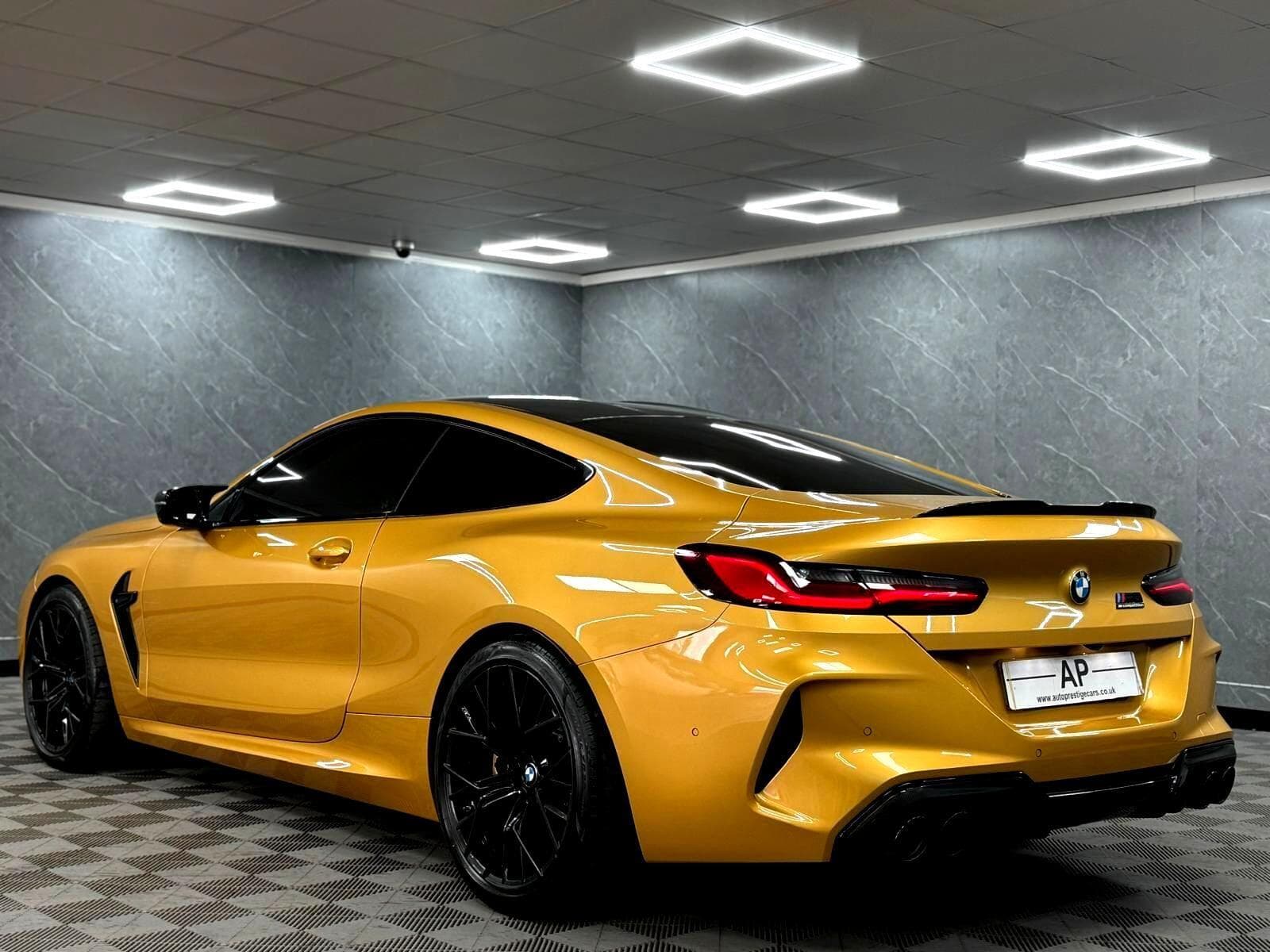 2022 BMW M8 - Thumbnail 26