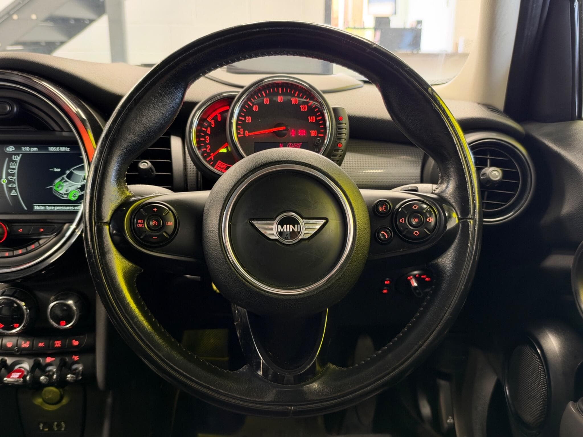 2016 MINI Hatch - Thumbnail 30