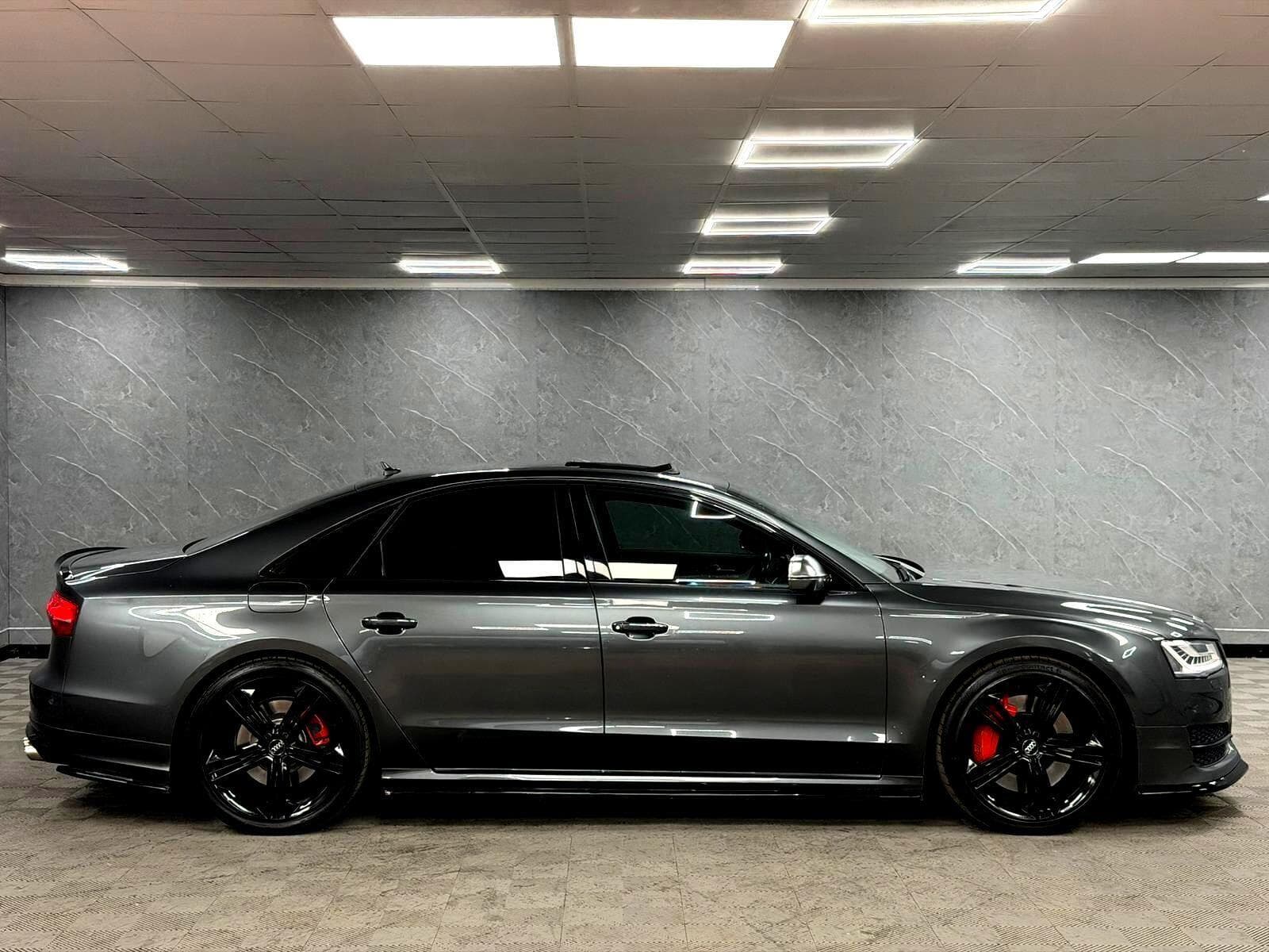 2015 Audi S8 - Thumbnail 32