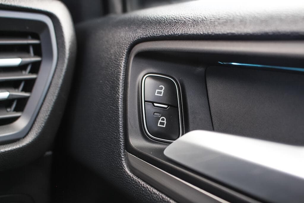 2019 Ford Focus - Thumbnail 43