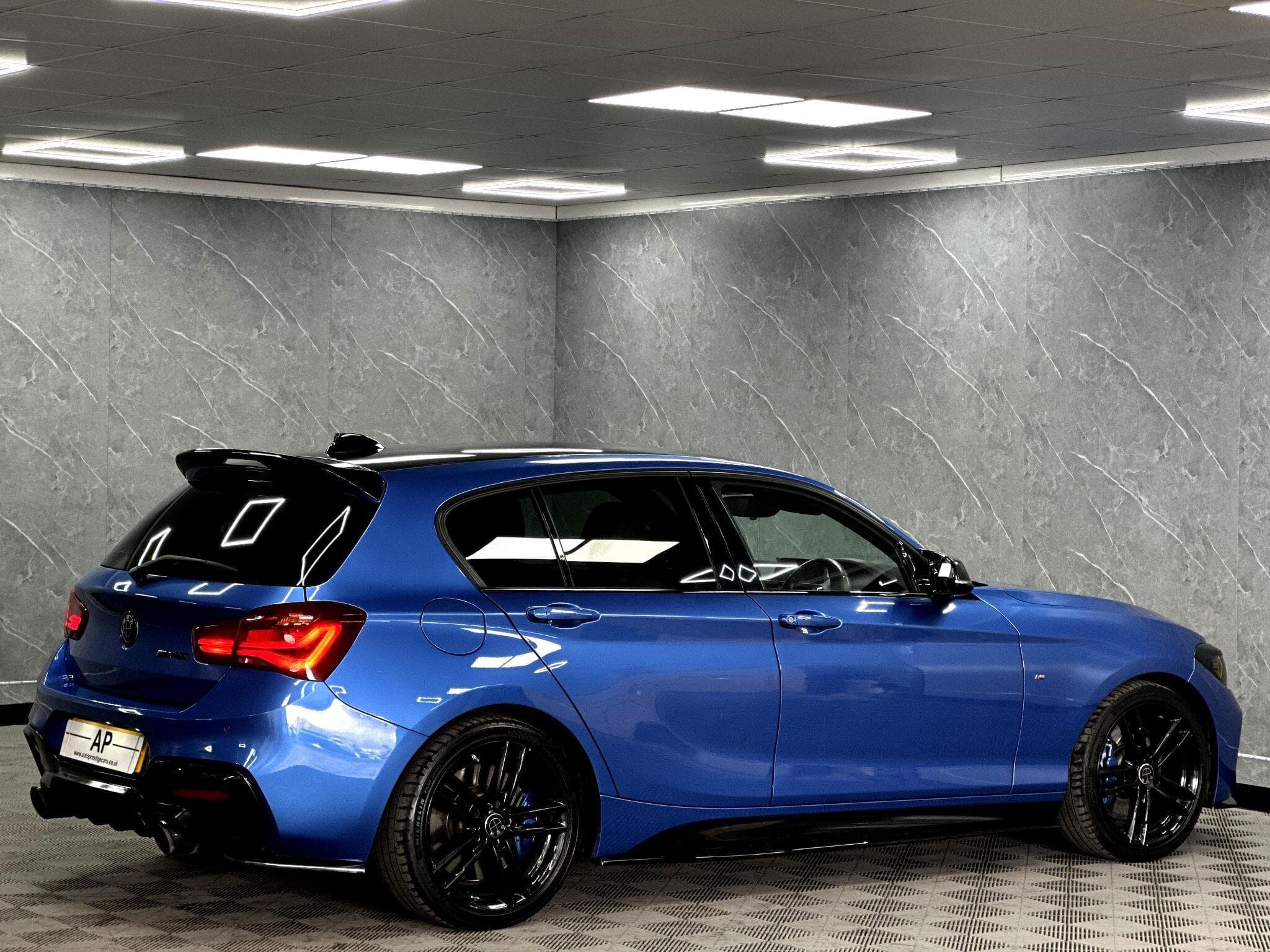 2017 BMW 1 Series - Thumbnail 15