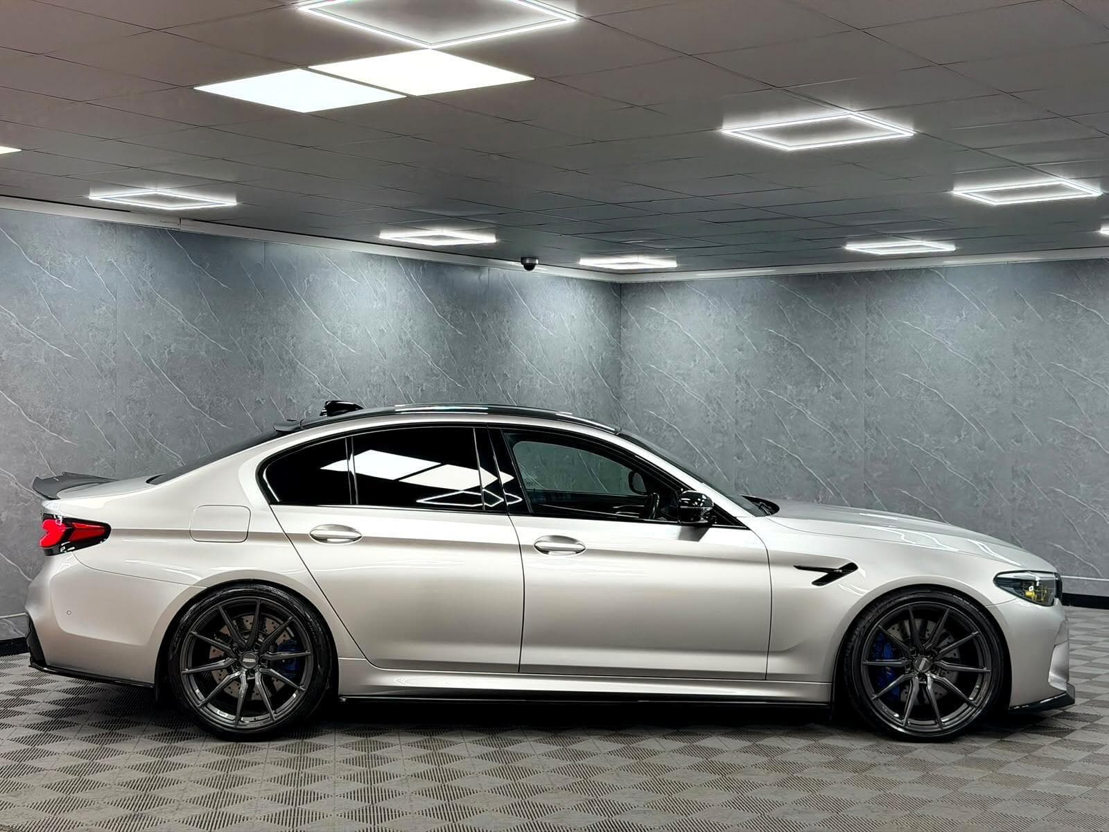 2019 BMW M5 - Thumbnail 28