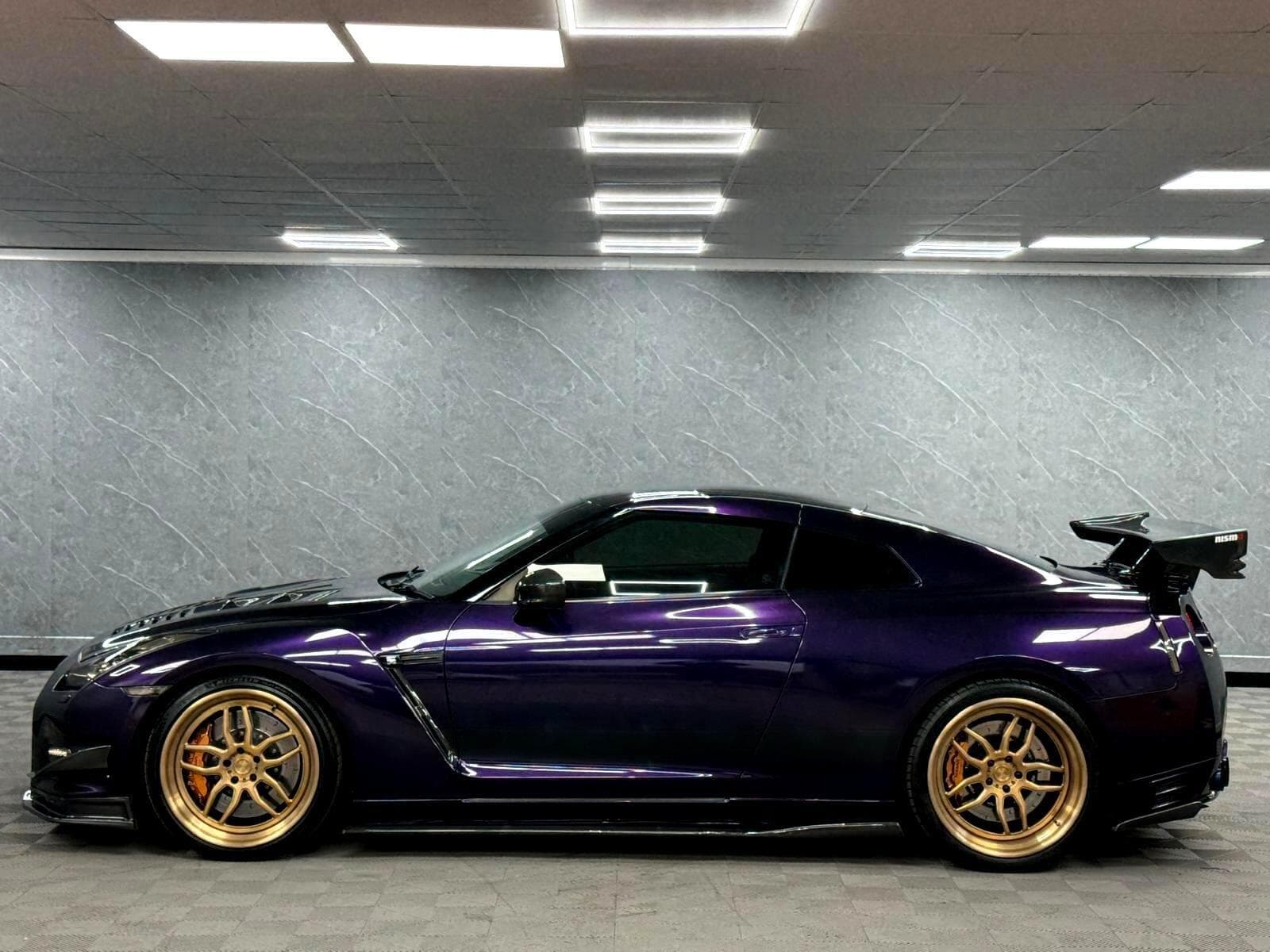 2011 Nissan GT-R - Thumbnail 31