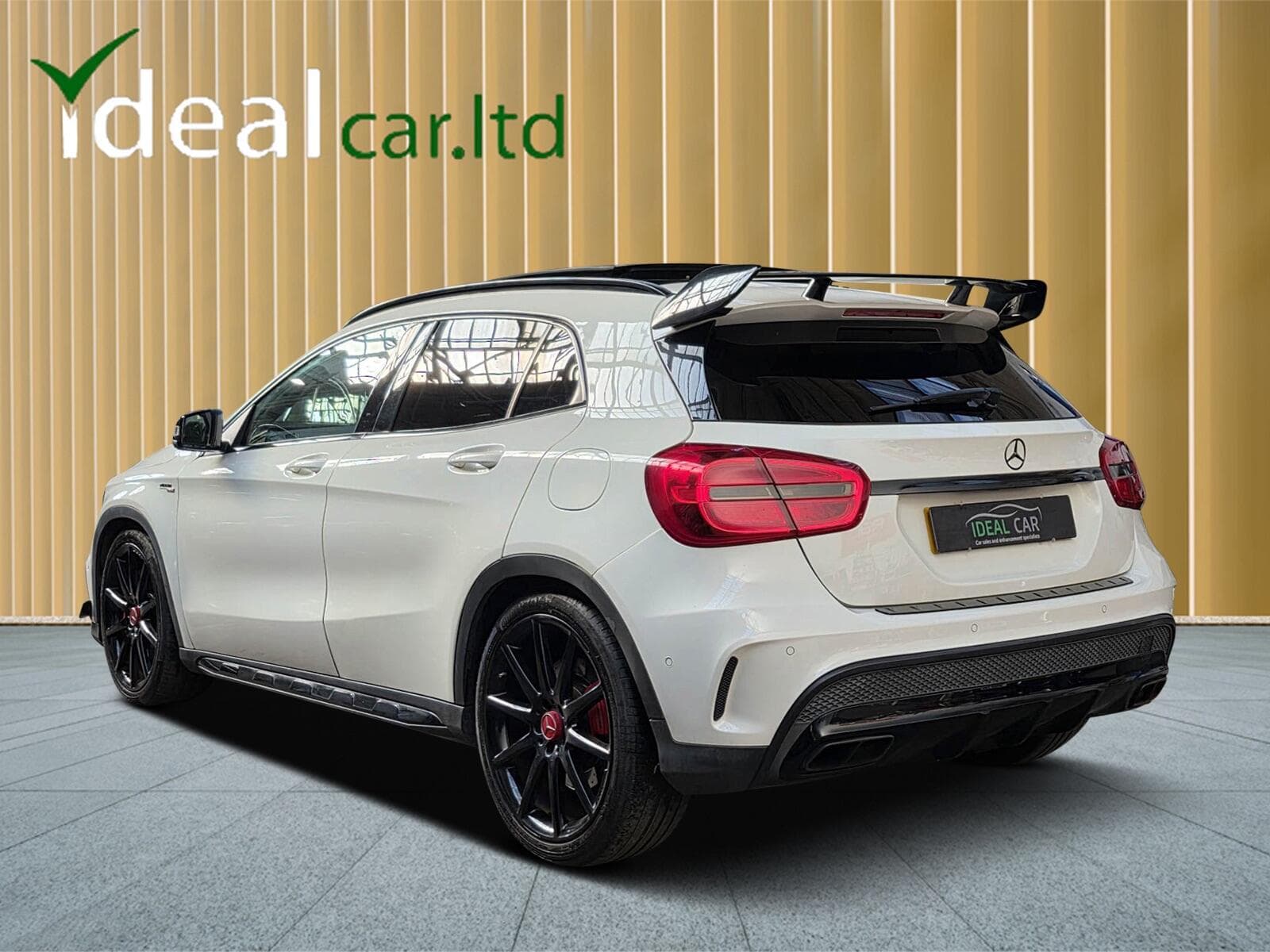 2015 Mercedes-Benz GLA - Thumbnail 2
