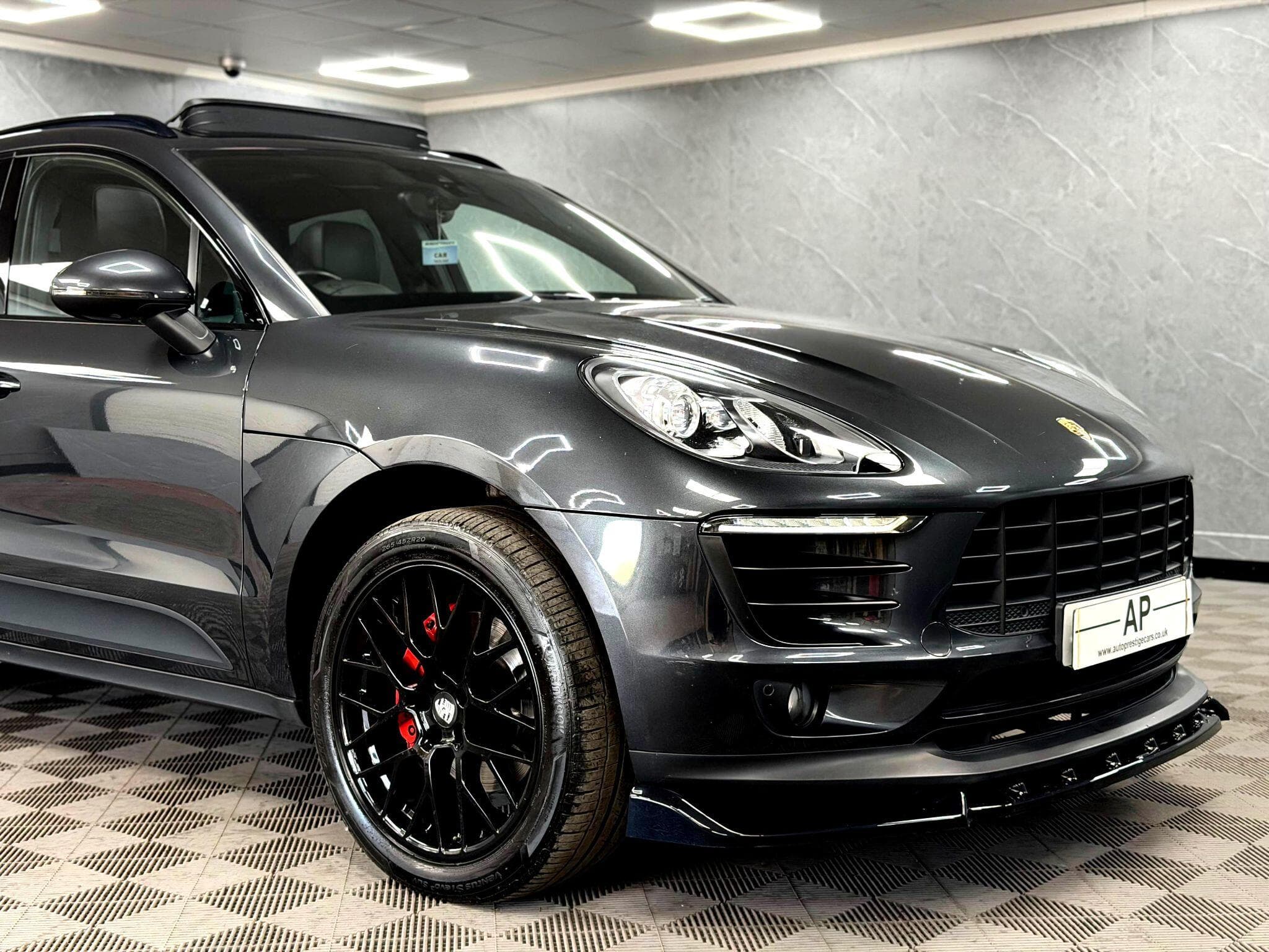 2016 Porsche Macan - Thumbnail 26
