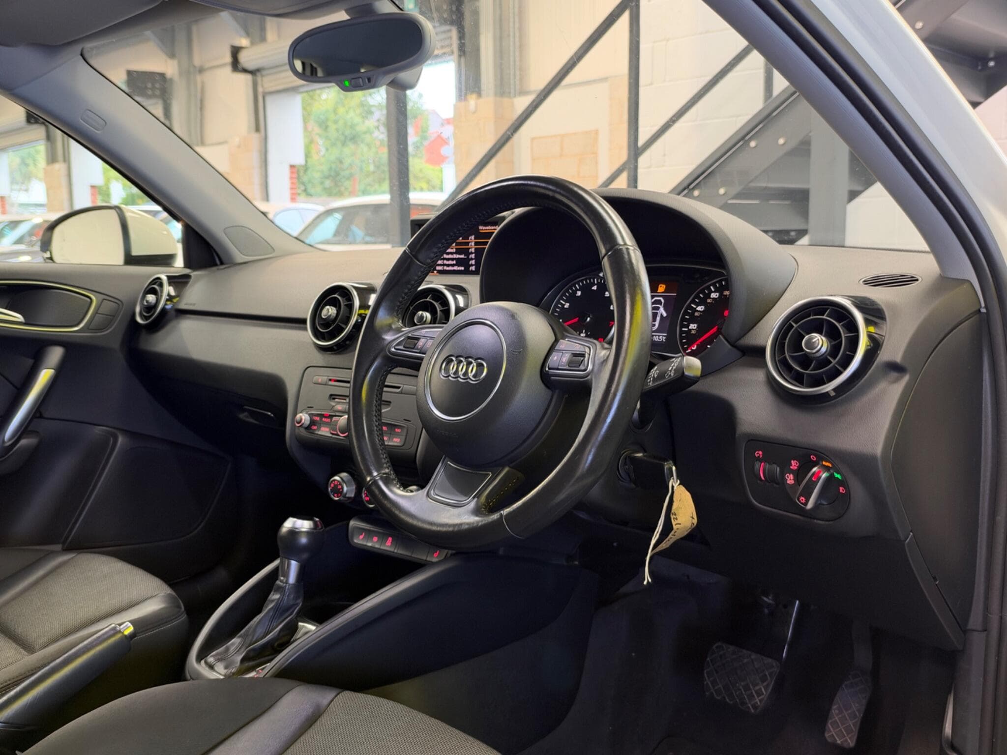 2011 Audi A1 - Thumbnail 17