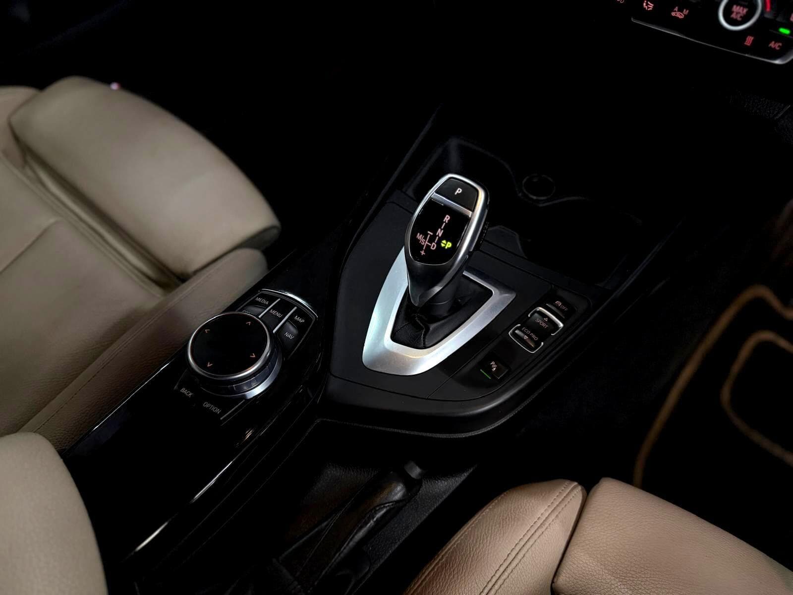 2017 BMW 1 Series - Thumbnail 42