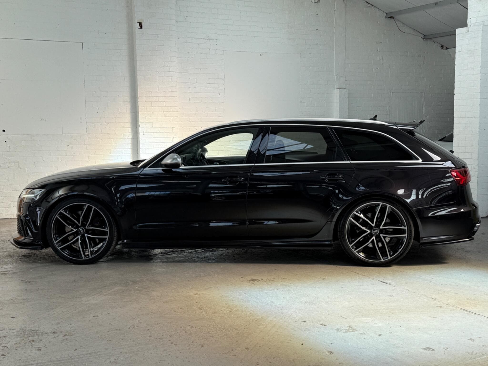 2017 Audi RS6 Avant - Thumbnail 10