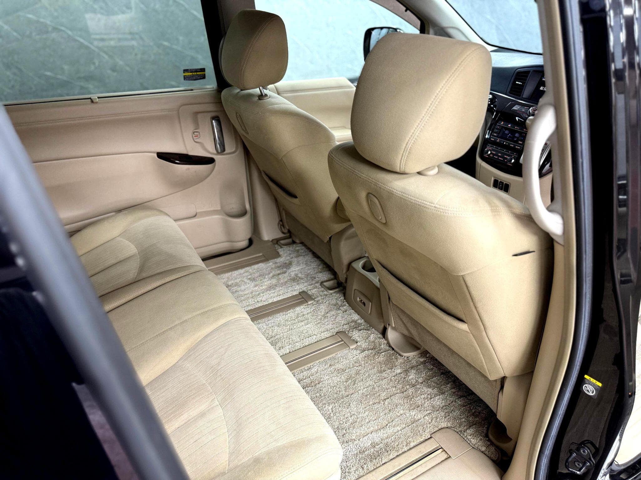 2011 Nissan Elgrand - Thumbnail 36