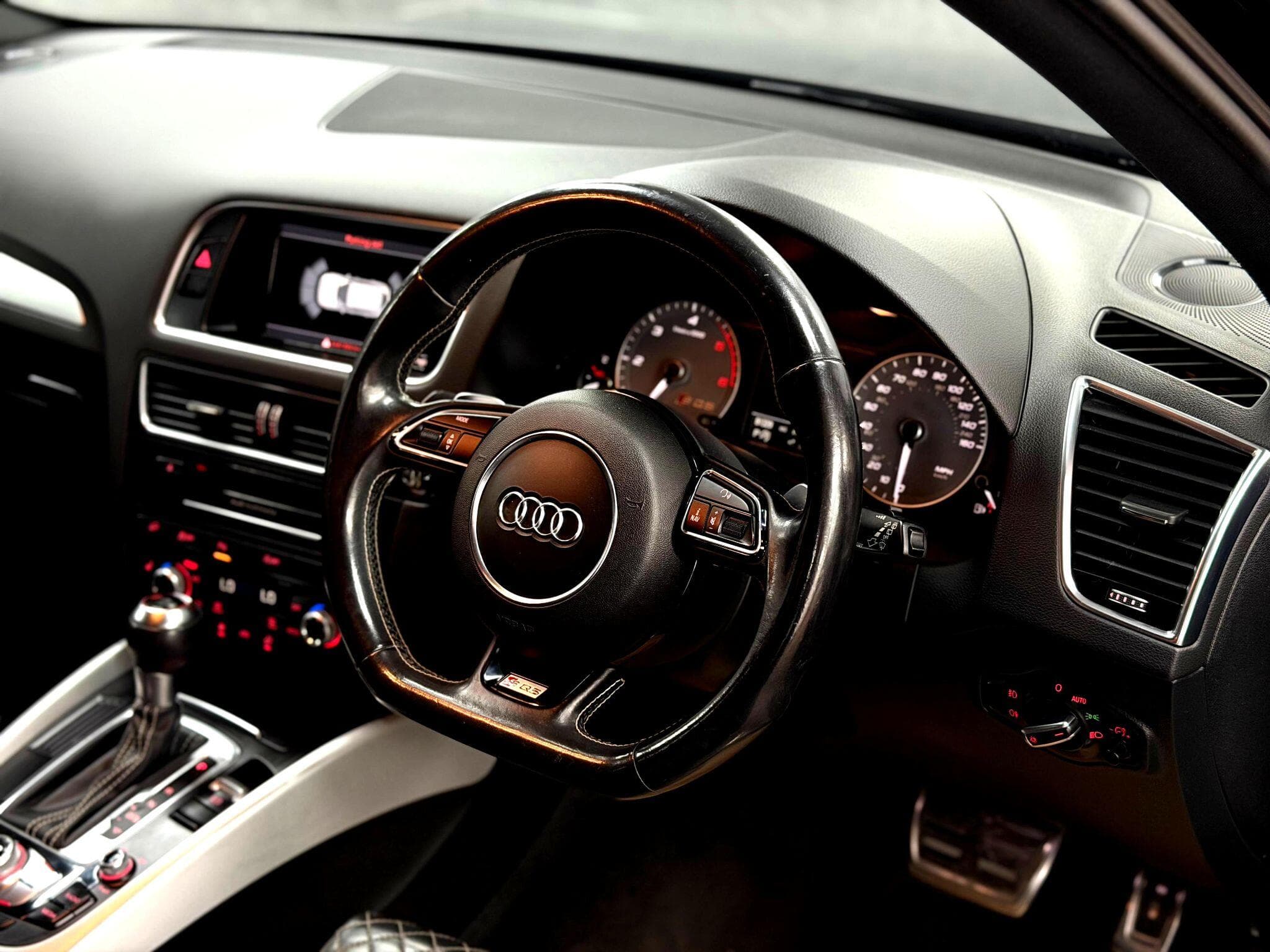 2016 Audi SQ5 - Thumbnail 30