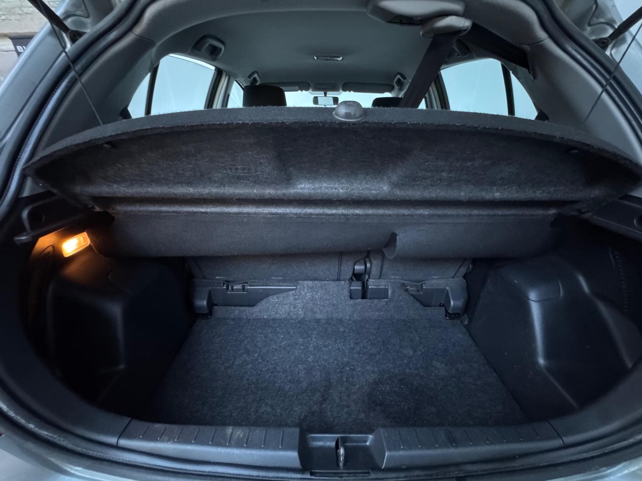 2010 Toyota Yaris - Thumbnail 18