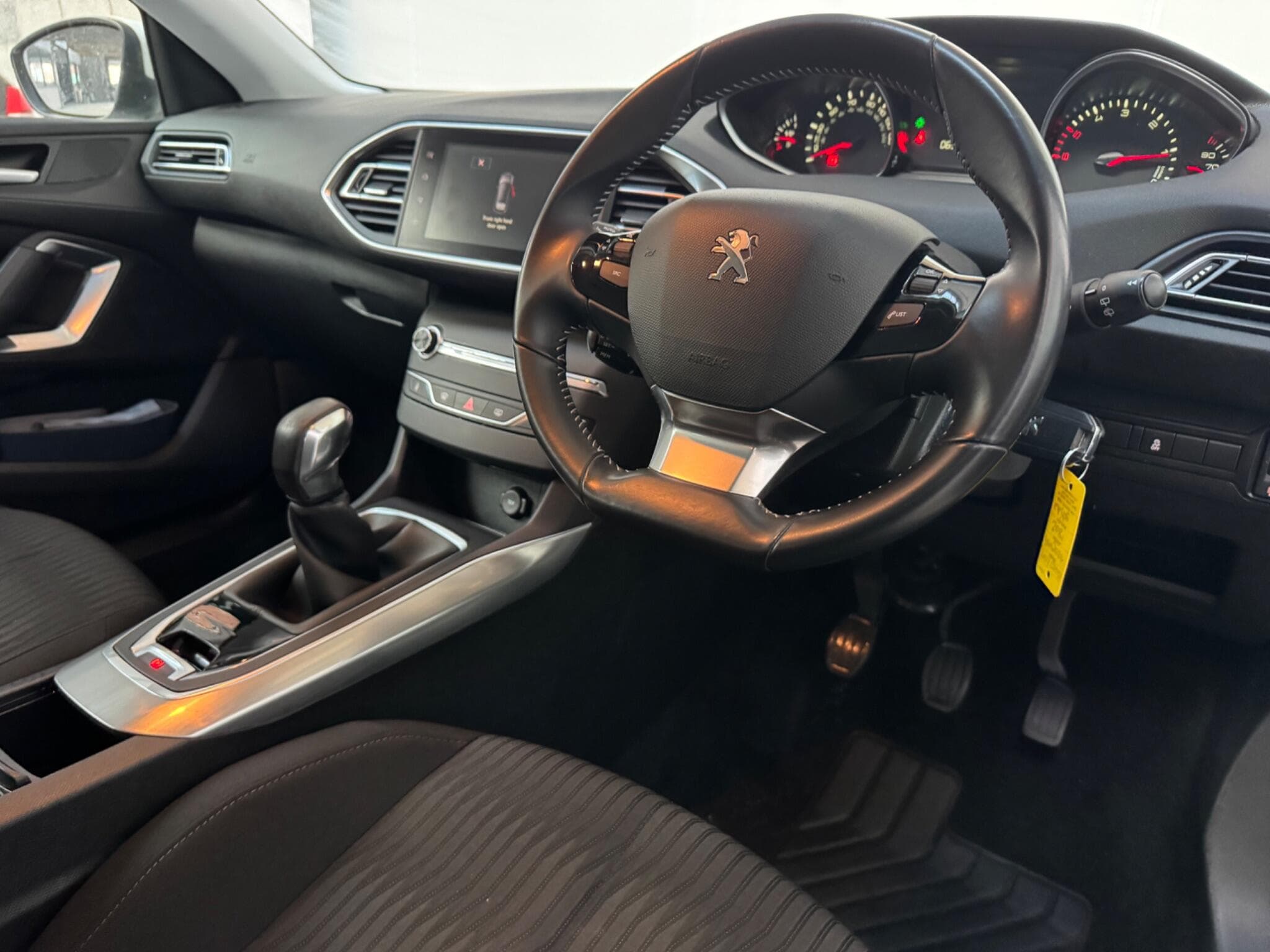 2015 Peugeot 308 - Thumbnail 4