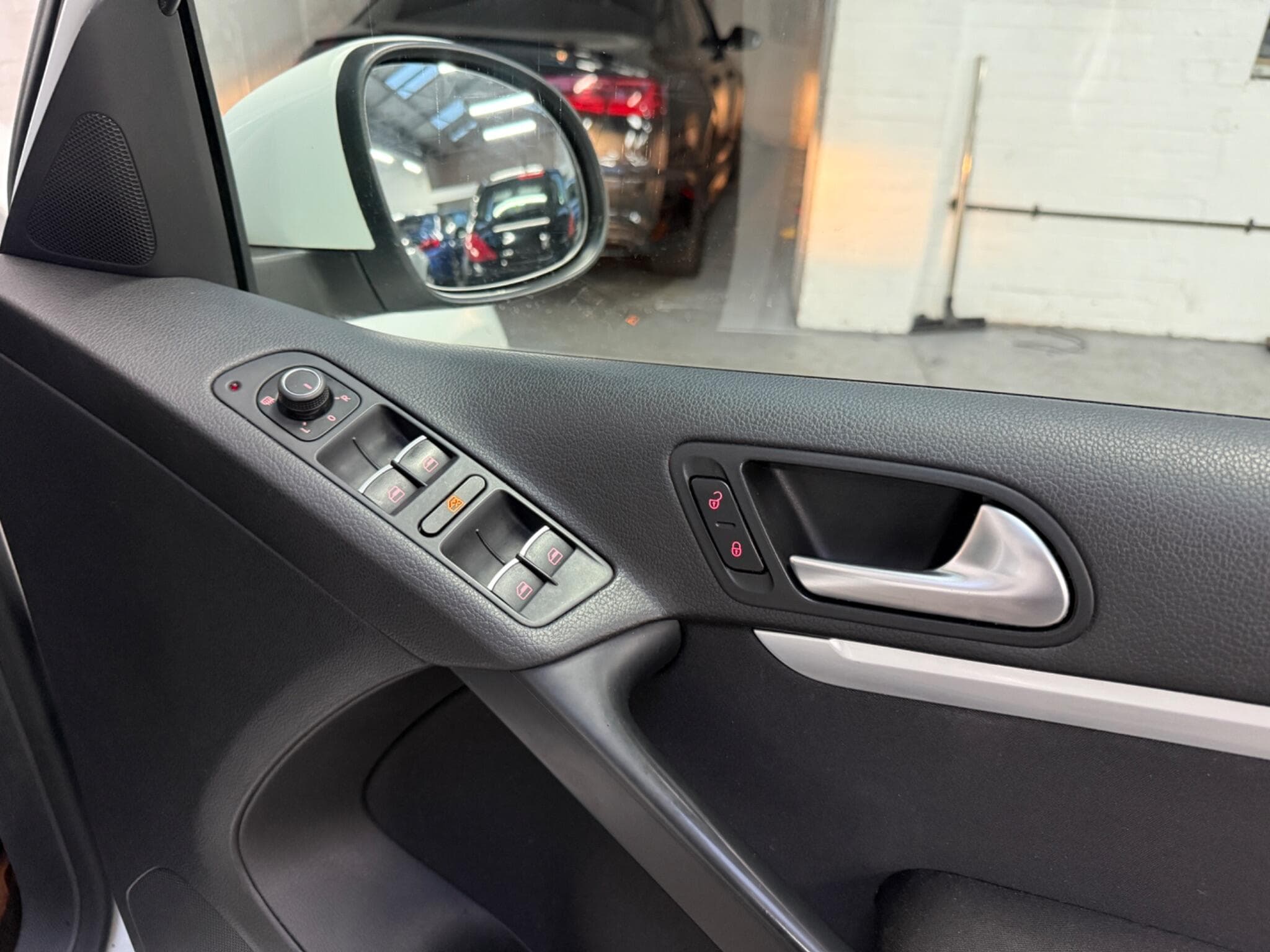 2015 Volkswagen Tiguan - Thumbnail 23