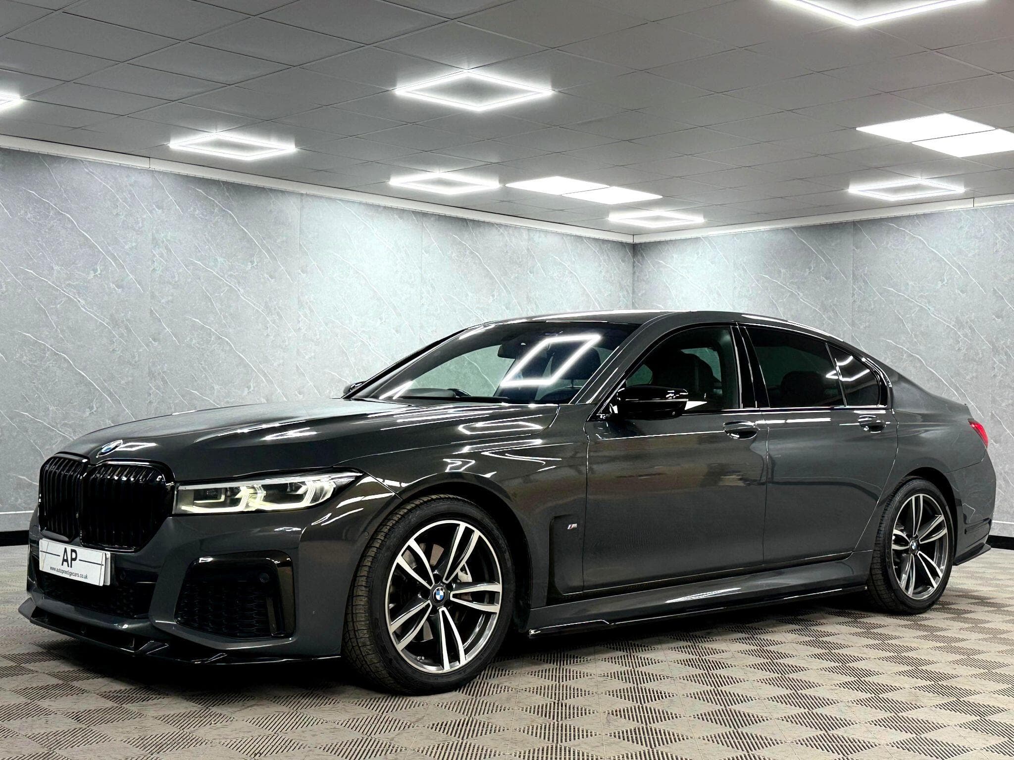 2019 BMW 7 Series - Thumbnail 14