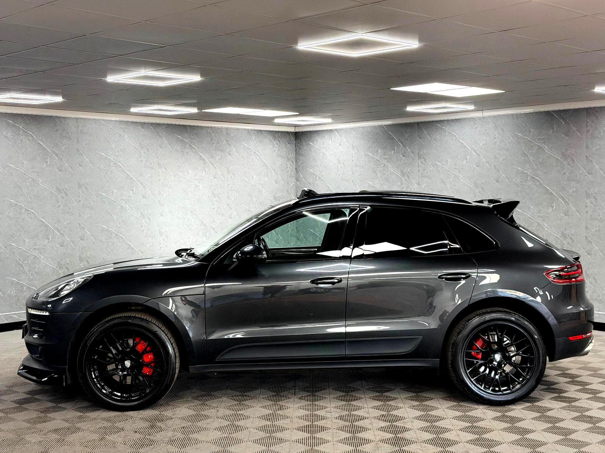 2017 Porsche Macan - Thumbnail 11