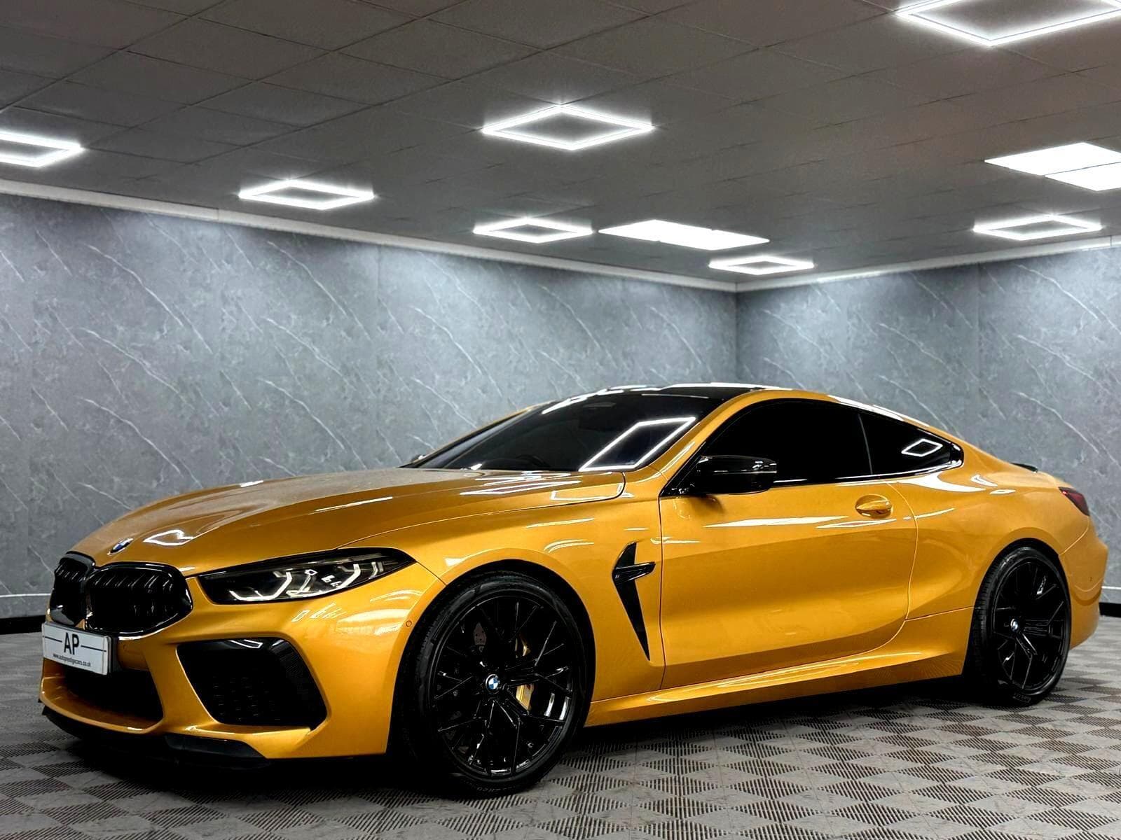 2022 BMW M8 - Thumbnail 22