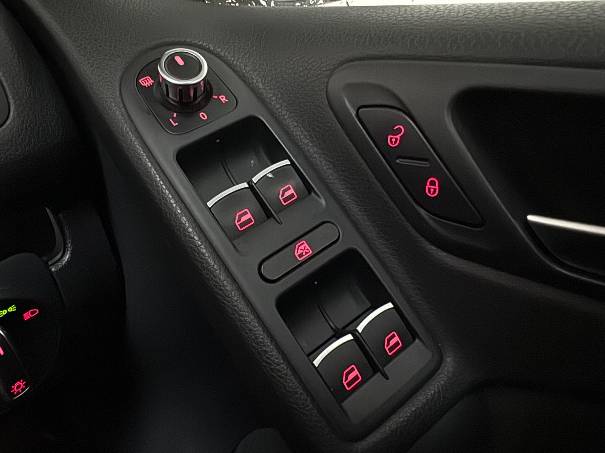 2011 Volkswagen Golf - Thumbnail 18