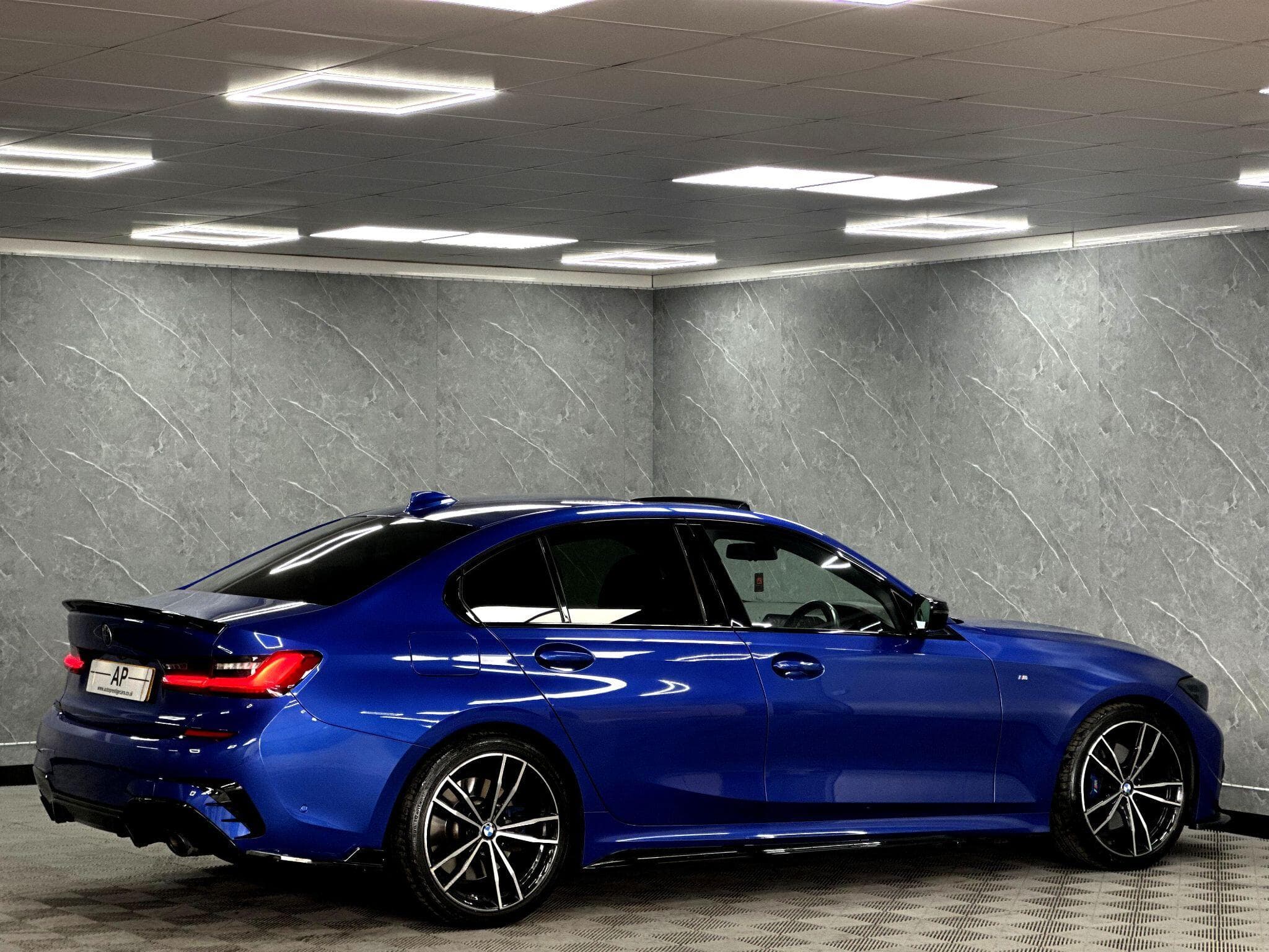 2019 BMW 3 Series - Thumbnail 22