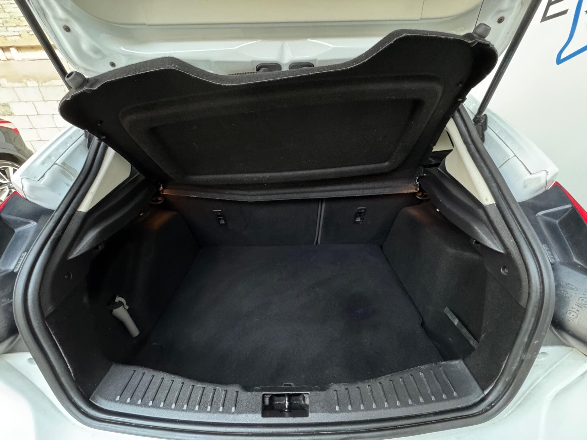 2014 Ford Focus - Thumbnail 23