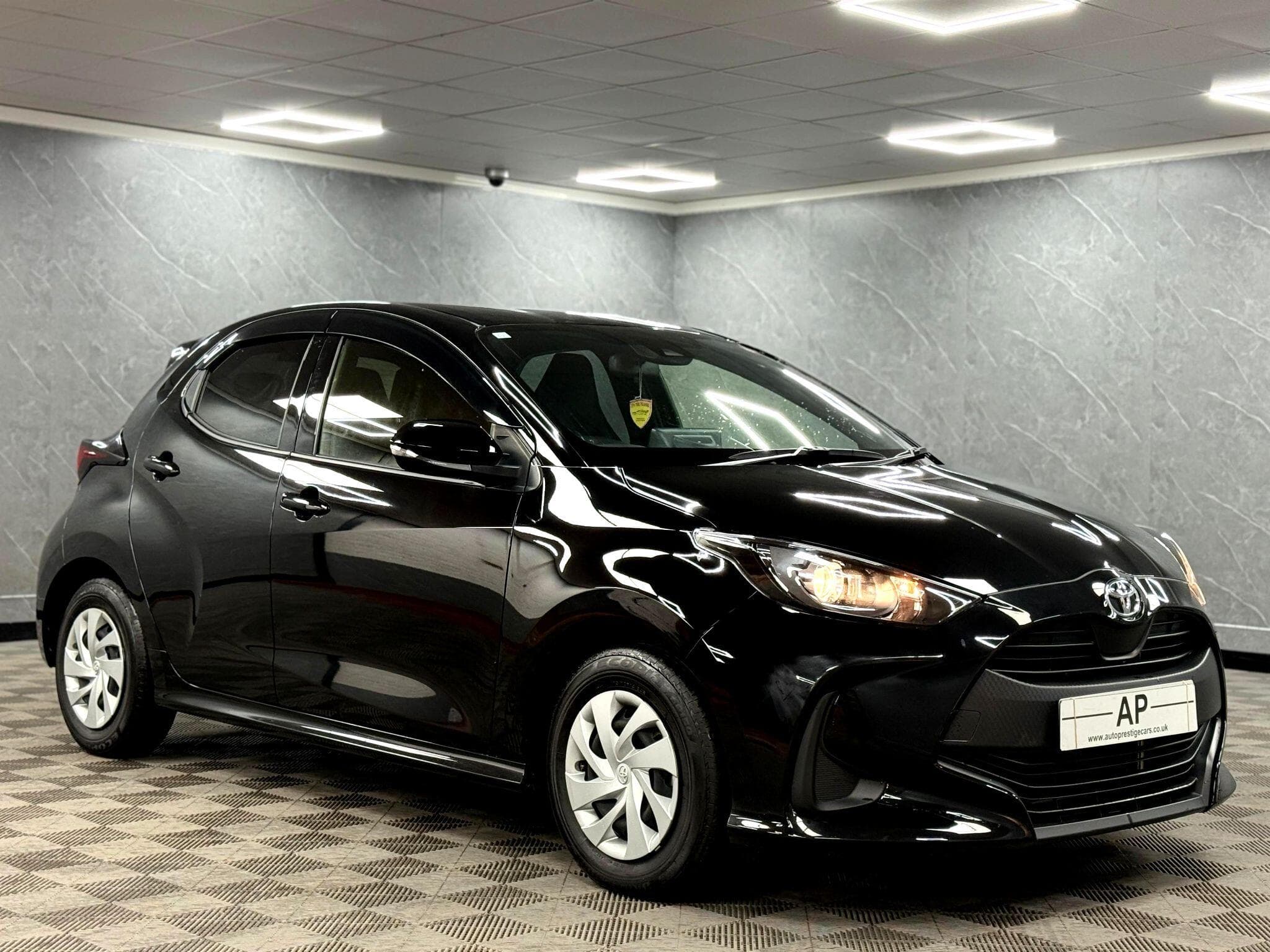 2023 Toyota Yaris - Thumbnail 27