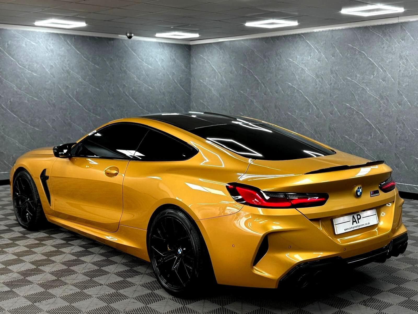 2022 BMW M8 - Thumbnail 24