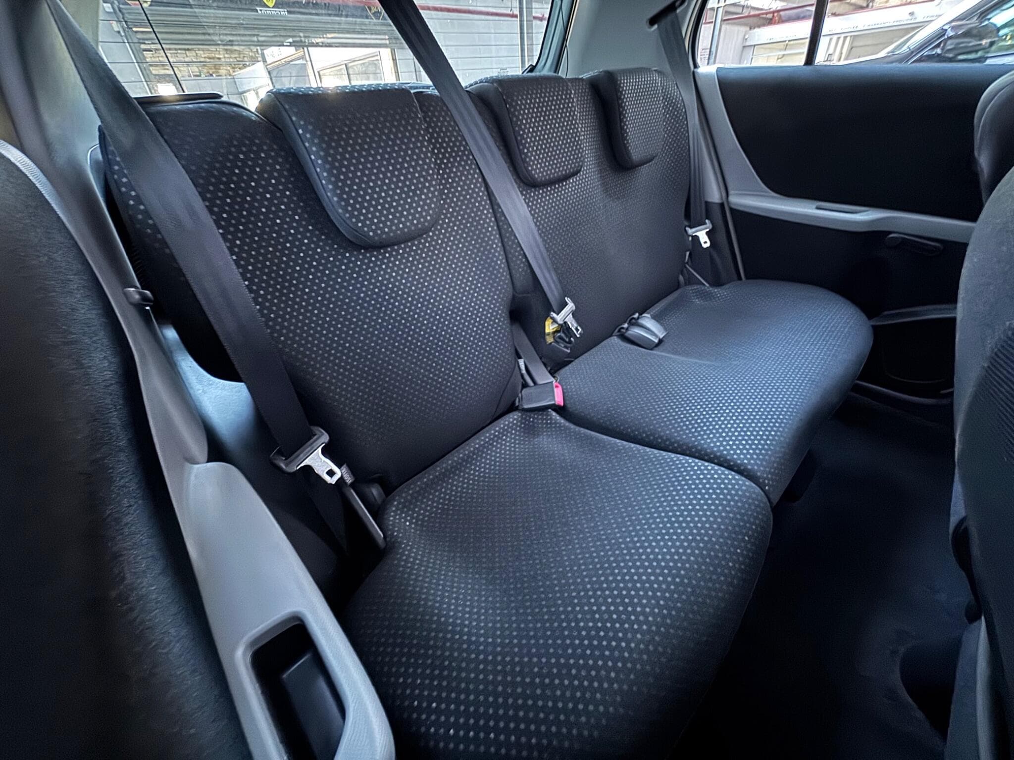 2010 Toyota Yaris - Thumbnail 11