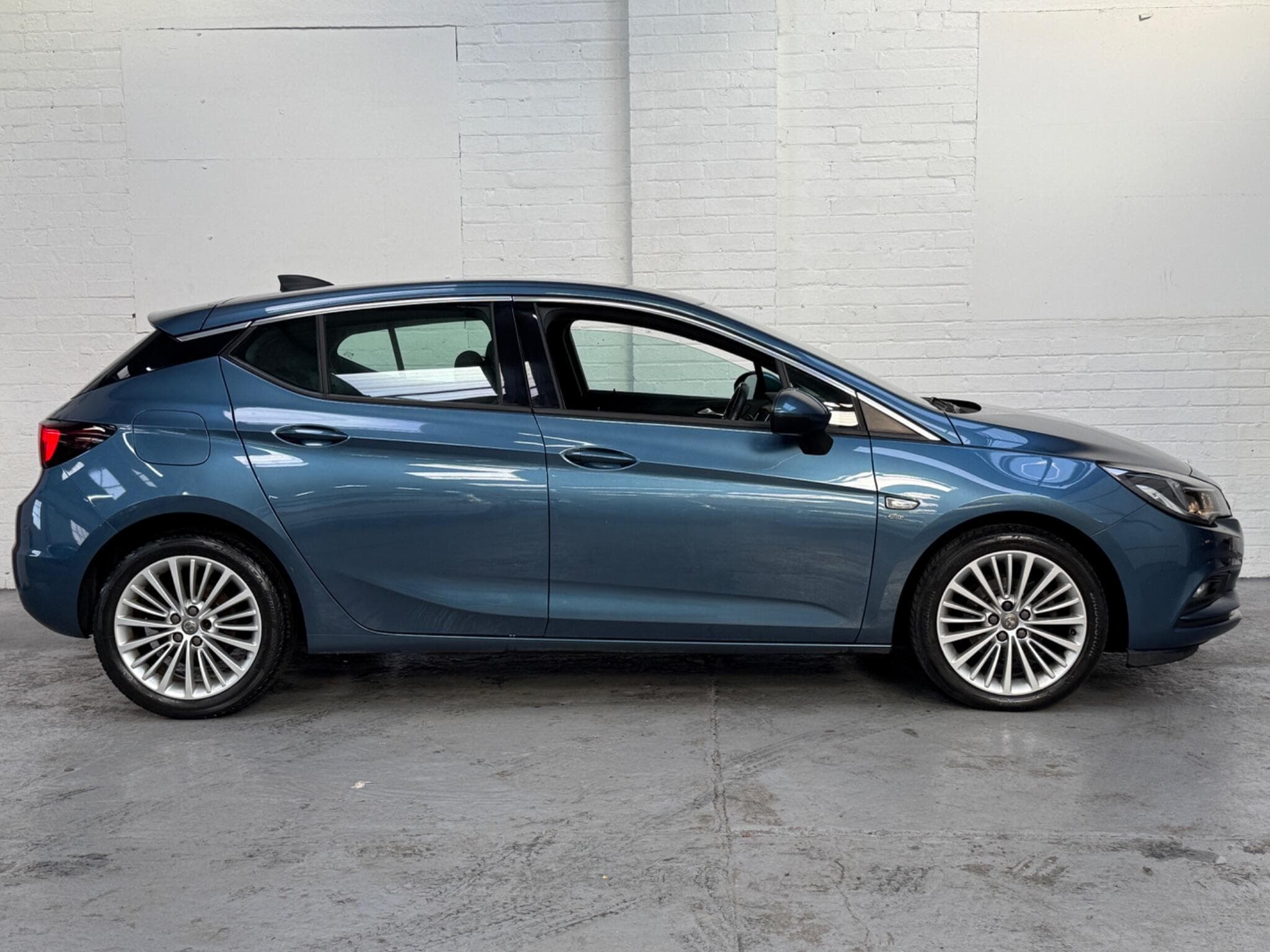 2016 Vauxhall Astra - Thumbnail 12