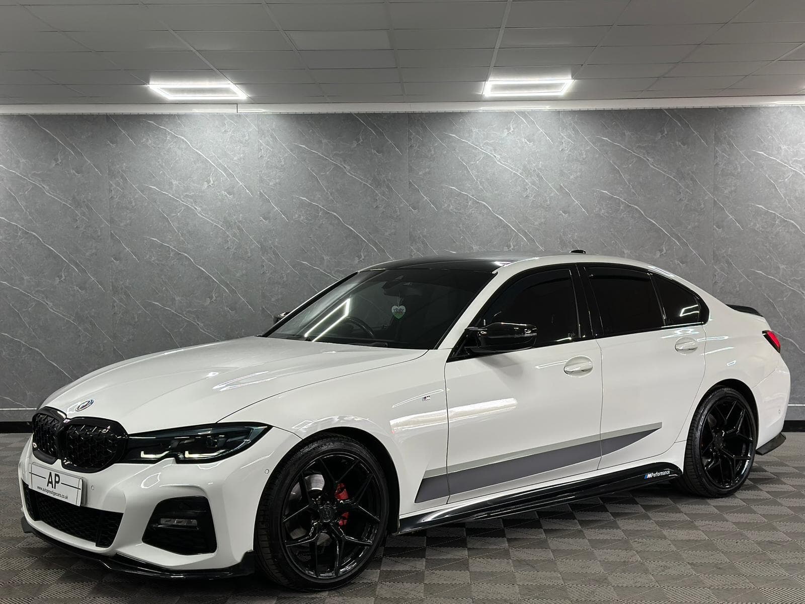 2020 BMW 3 Series - Thumbnail 13