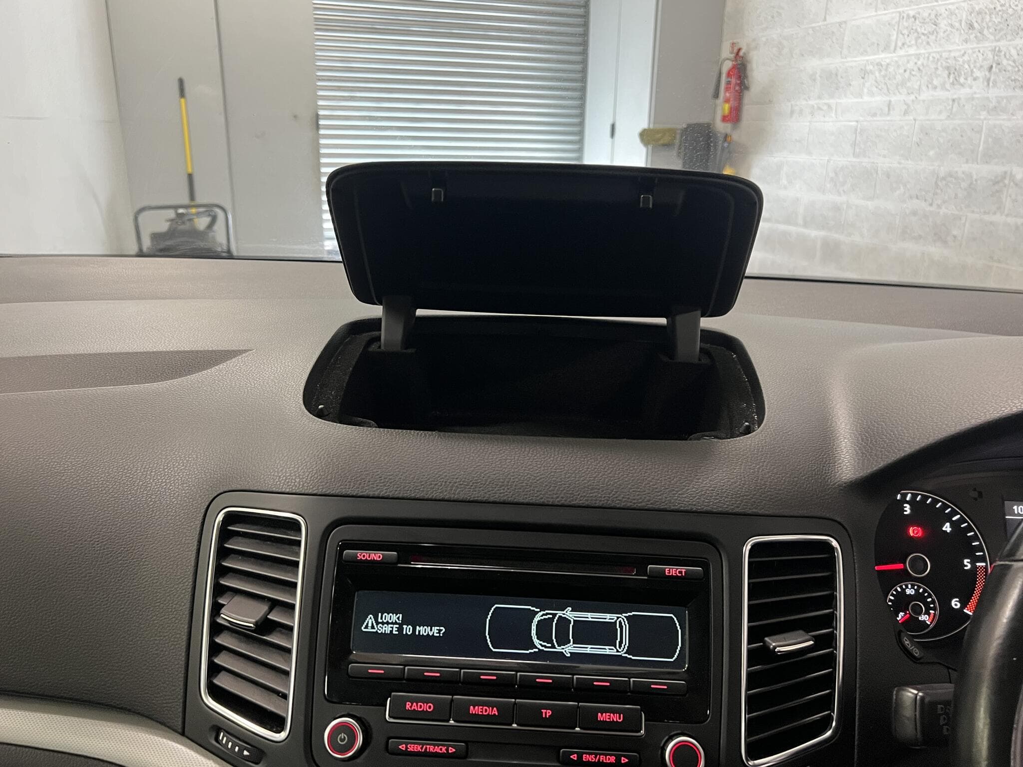 2012 Volkswagen Sharan - Thumbnail 31