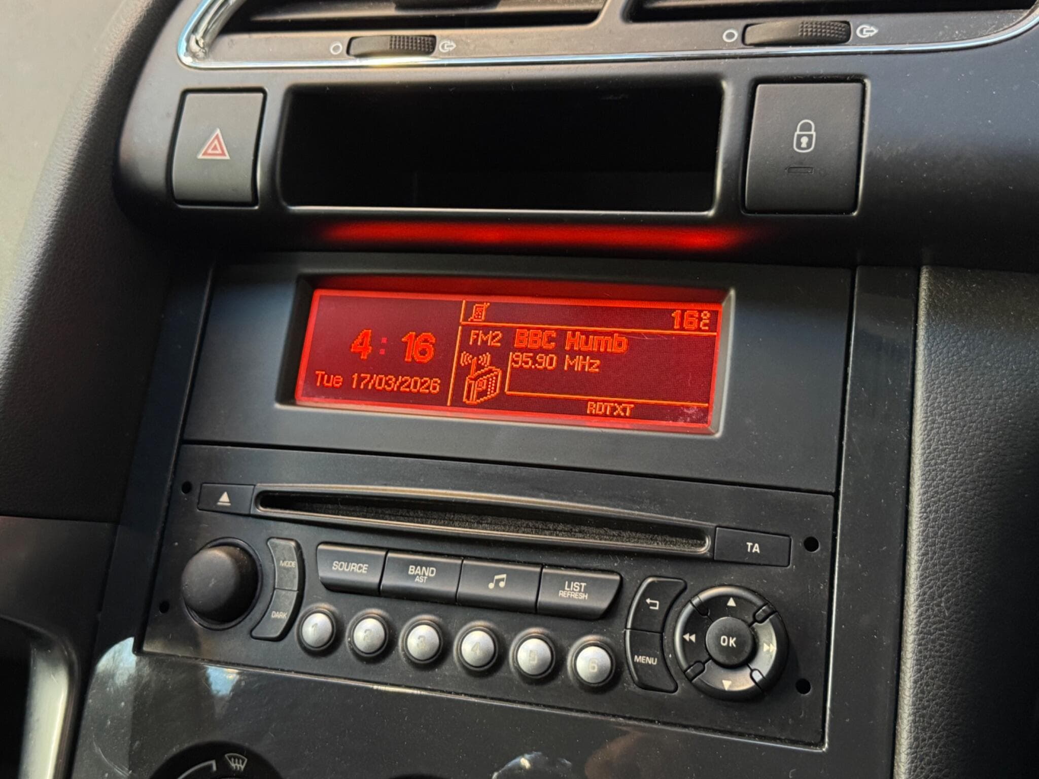 2016 Peugeot 3008 - Thumbnail 14