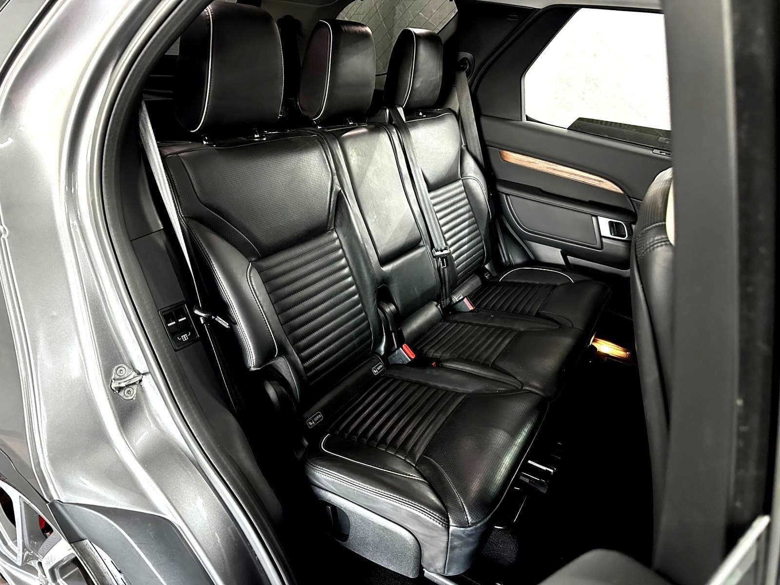 2017 Land Rover Discovery - Thumbnail 33