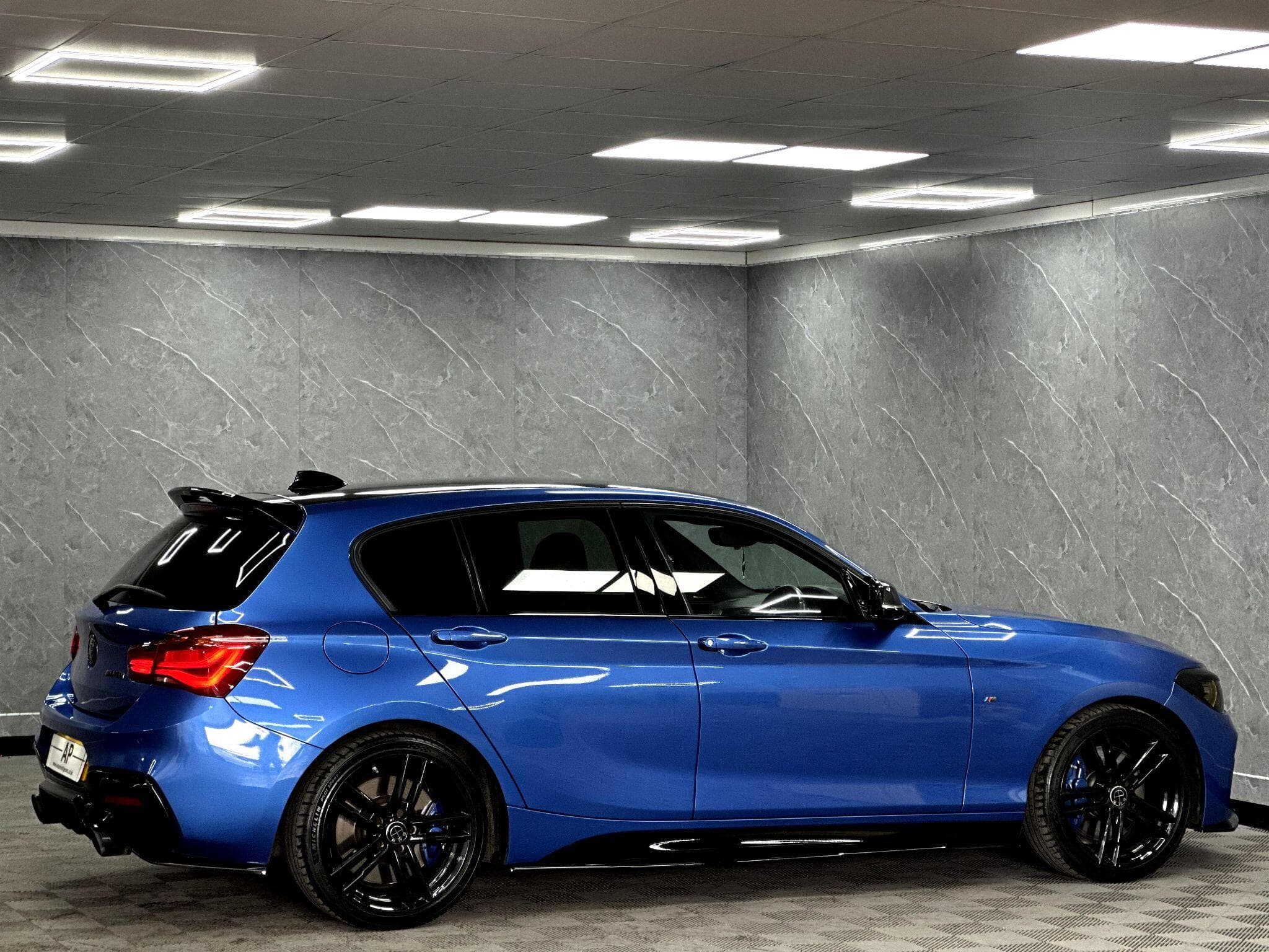 2017 BMW 1 Series - Thumbnail 17